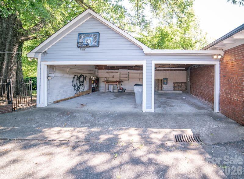 108 Beall Street Property Photo 38