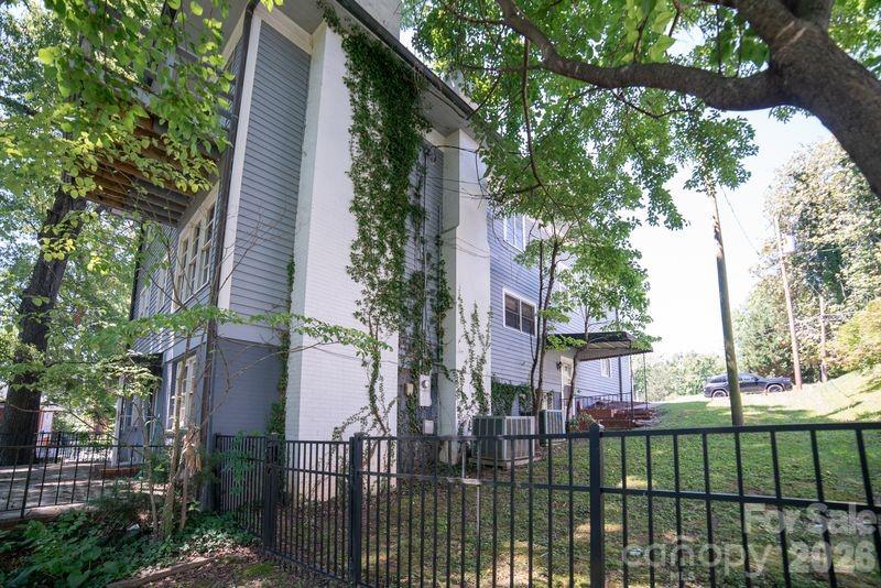 108 Beall Street Property Photo 40