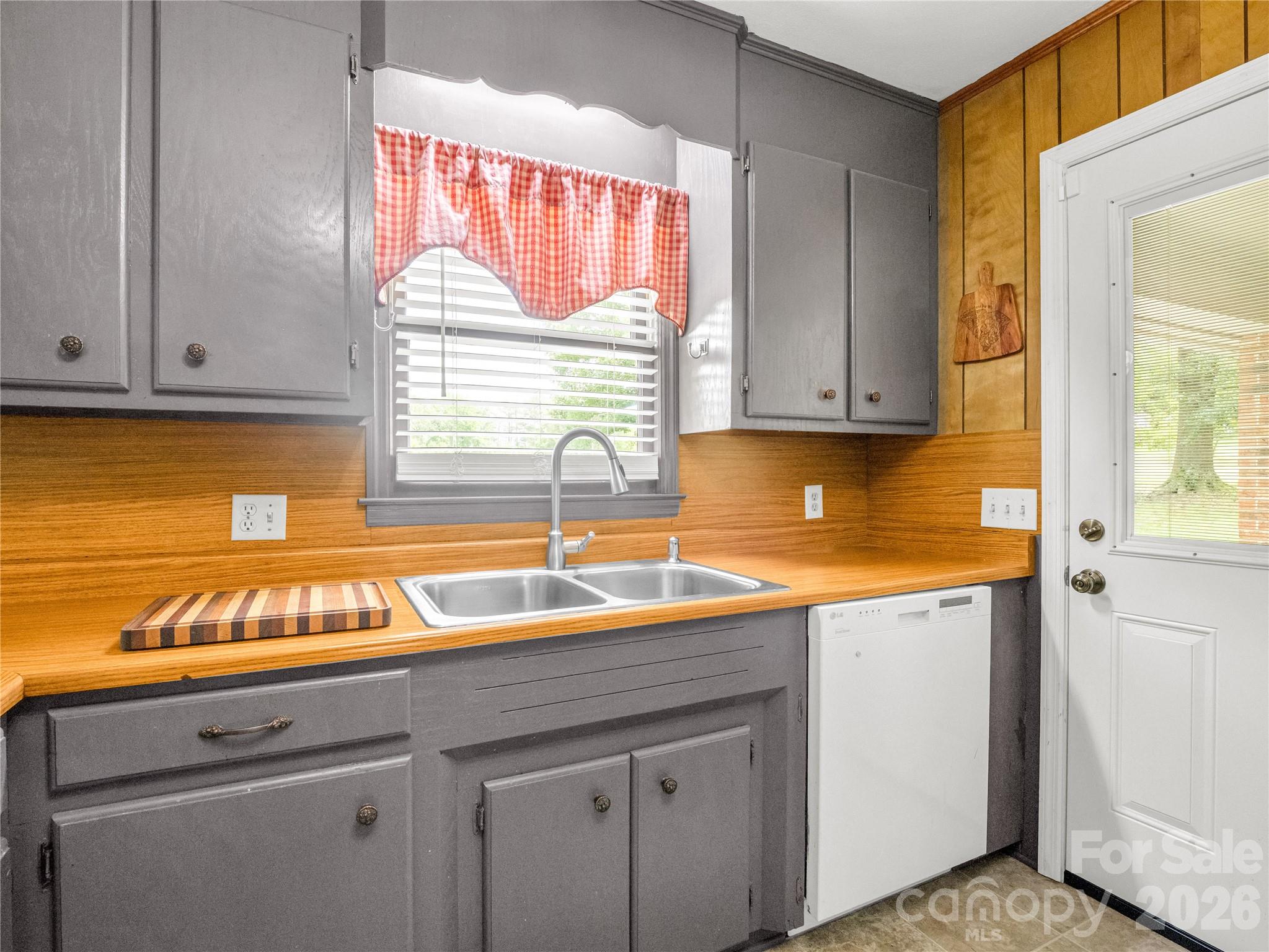 72 Mcentire Road Property Photo 15