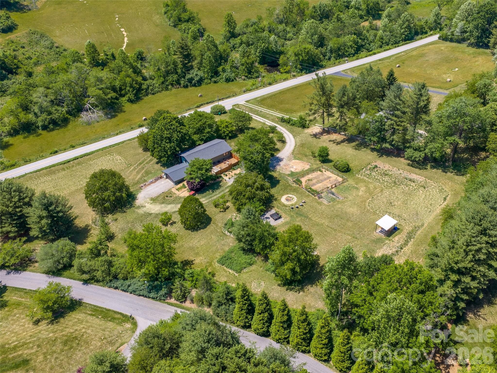 241 Pinners Cove Road Property Photo 2