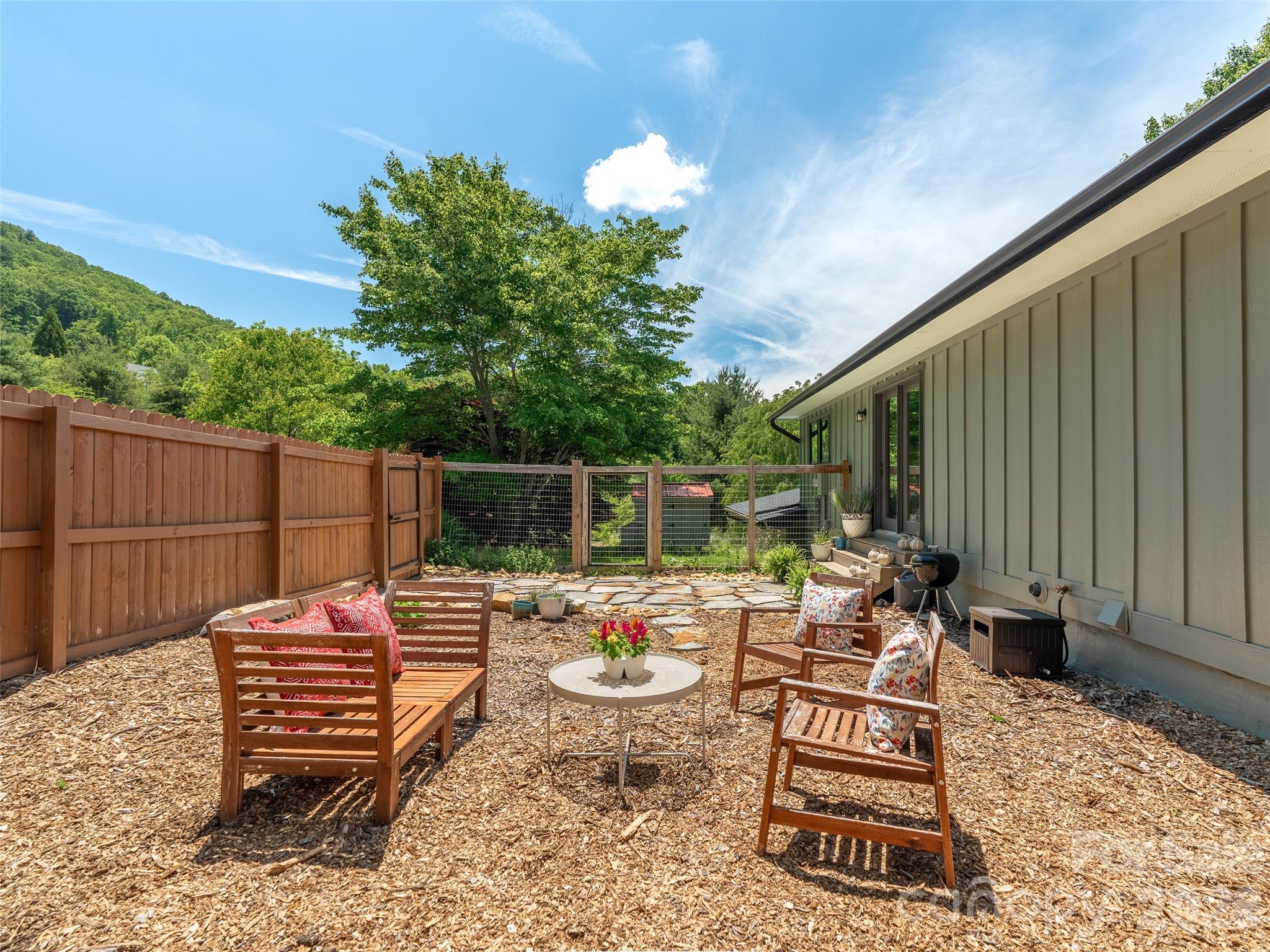 241 Pinners Cove Road Property Photo 21