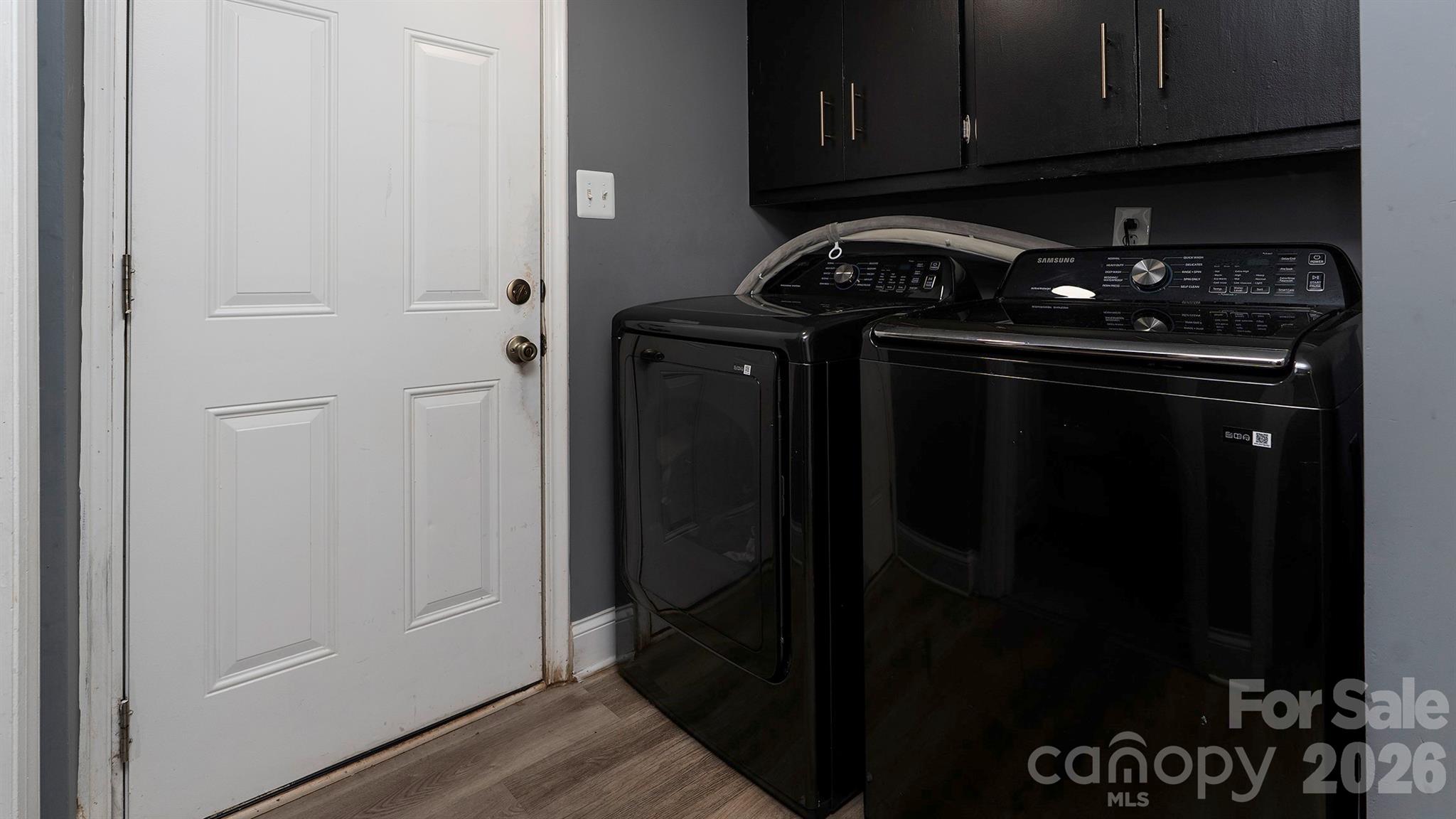 4900 Carriage Drive Circle Property Photo 14