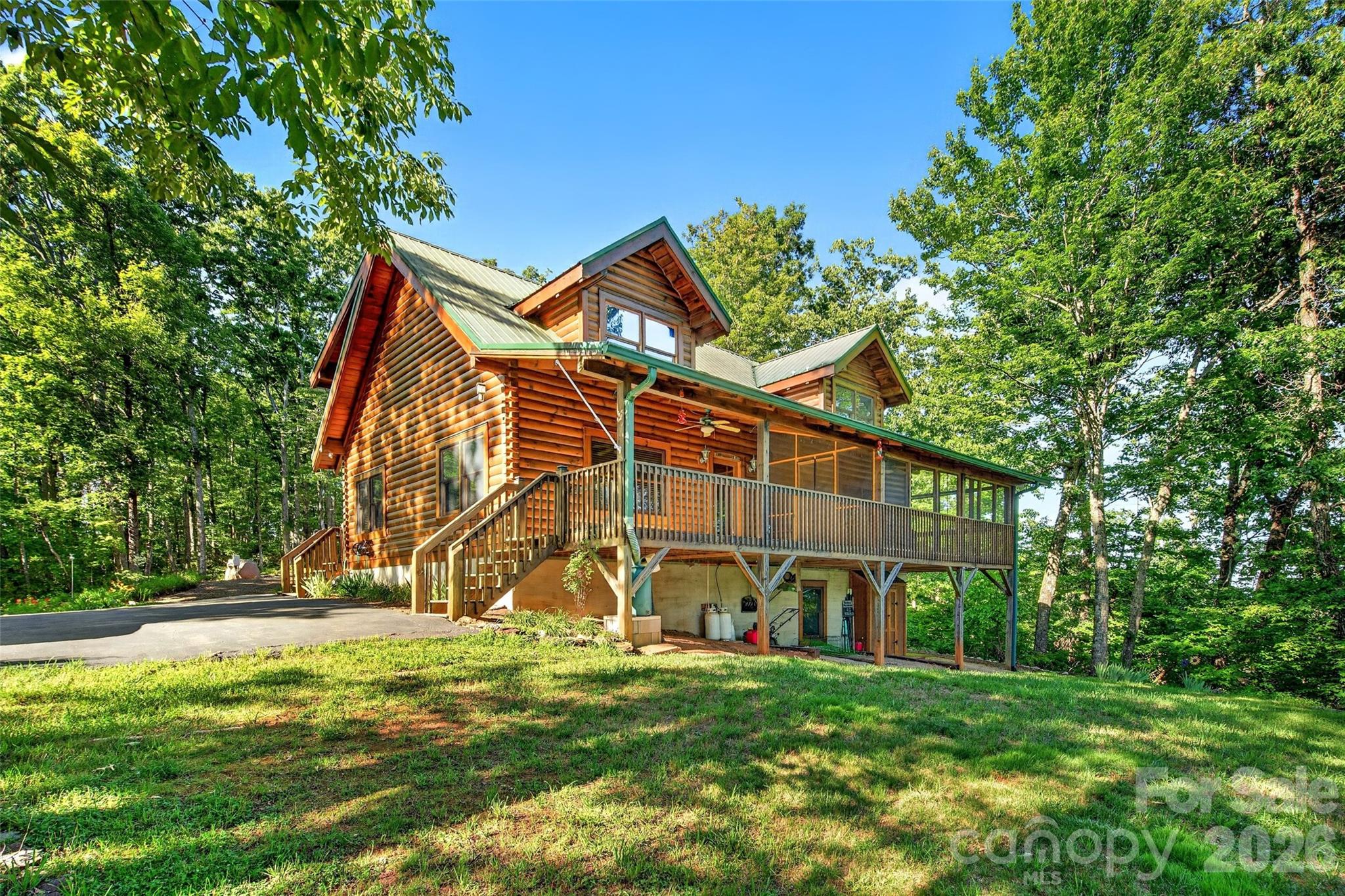 545 Mountain Crest Drive Property Photo 2
