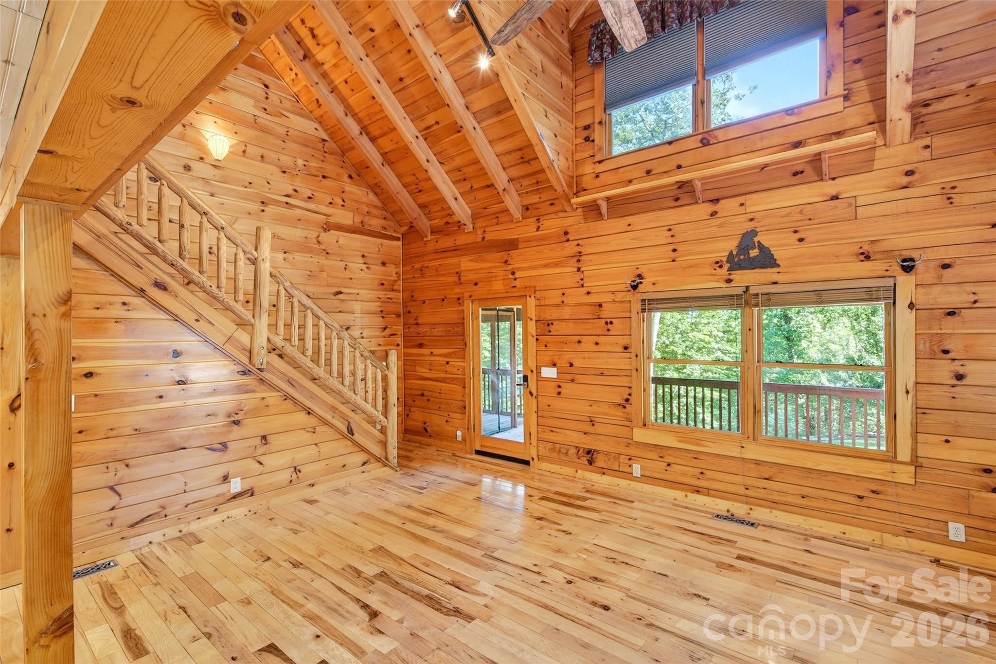545 Mountain Crest Drive Property Photo 6