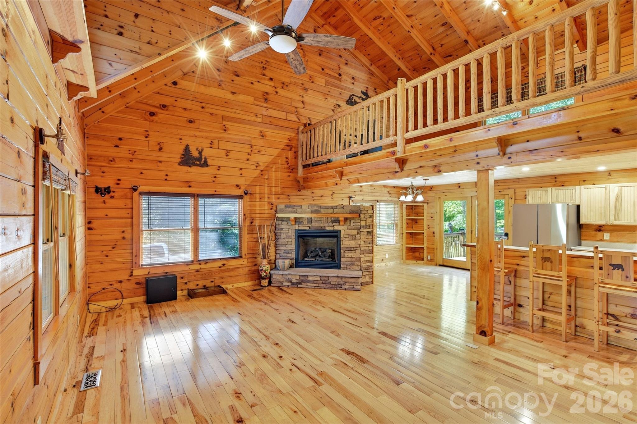 545 Mountain Crest Drive Property Photo 8