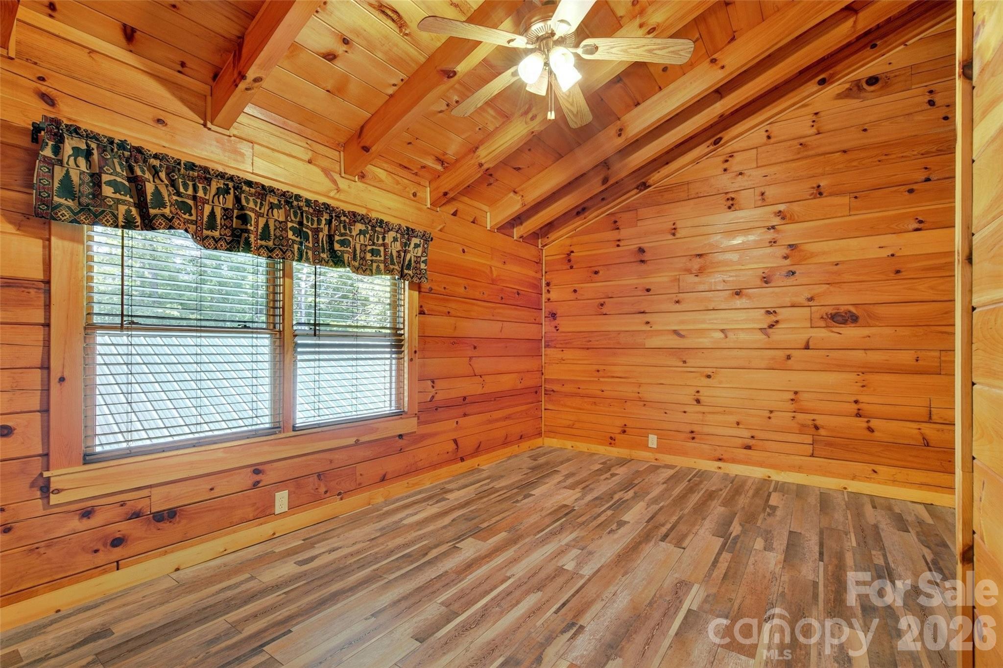545 Mountain Crest Drive Property Photo 23