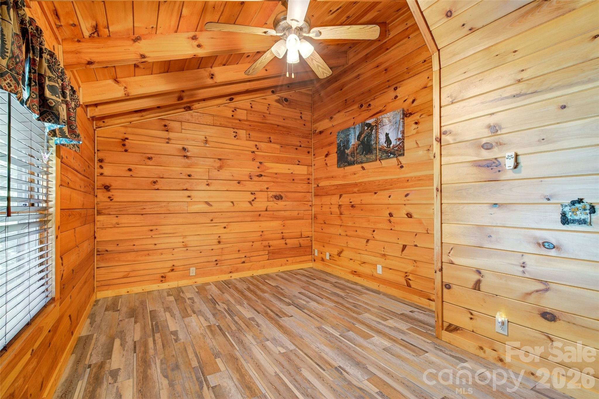 545 Mountain Crest Drive Property Photo 25