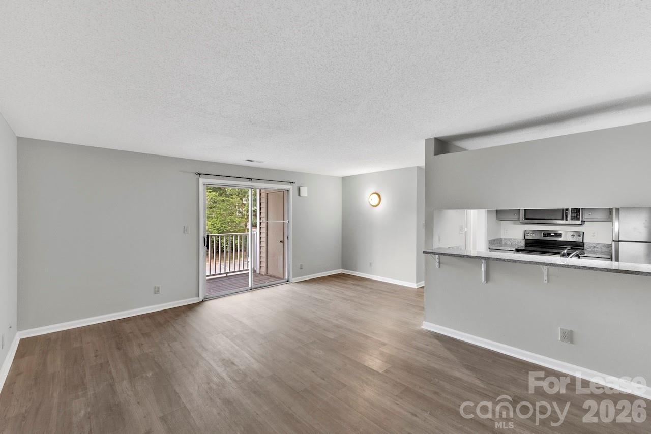 9531 University Terrace Drive E Property Photo 5