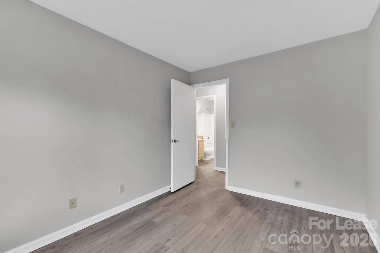 9531 University Terrace Drive E Property Photo 8