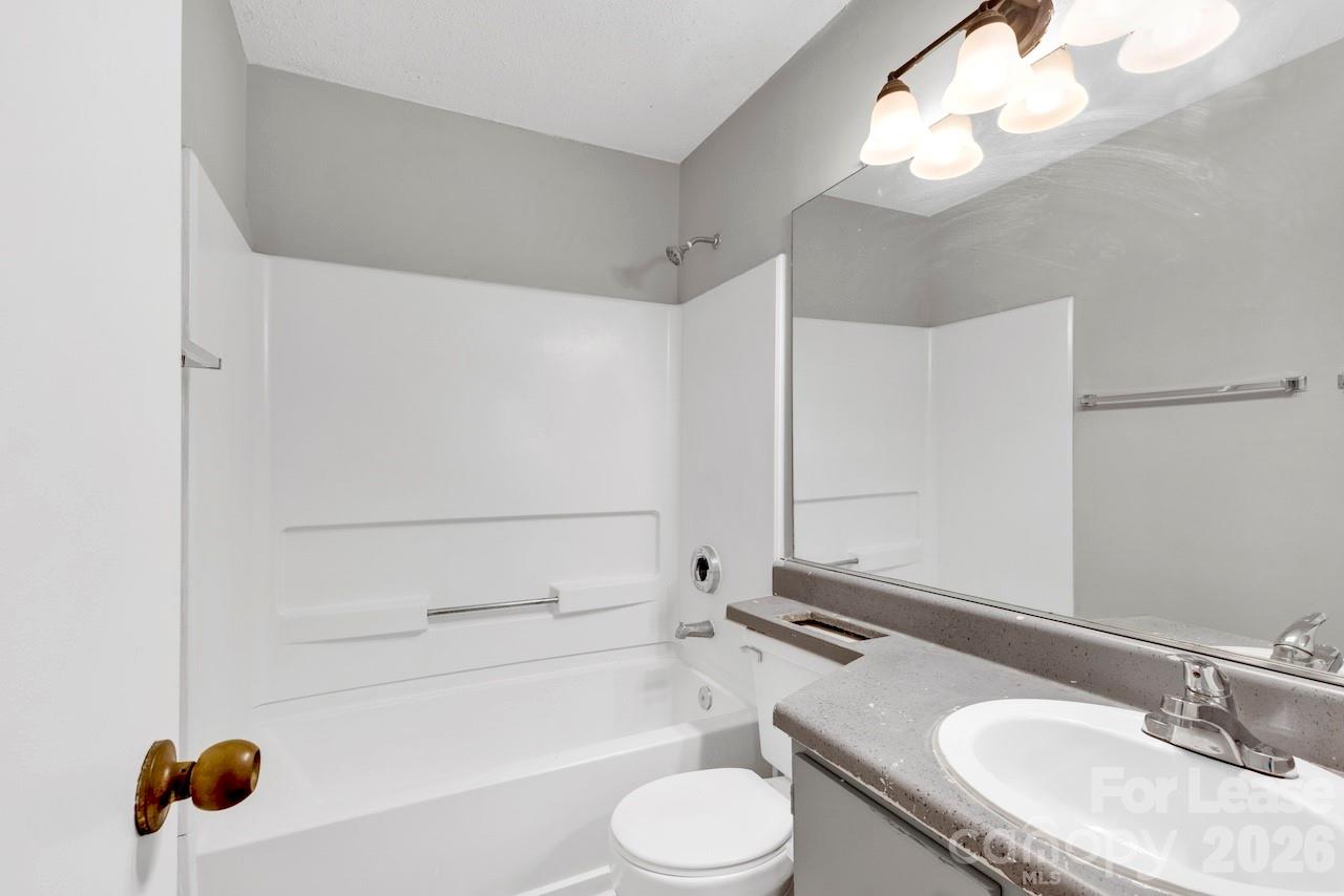 9531 University Terrace Drive E Property Photo 15
