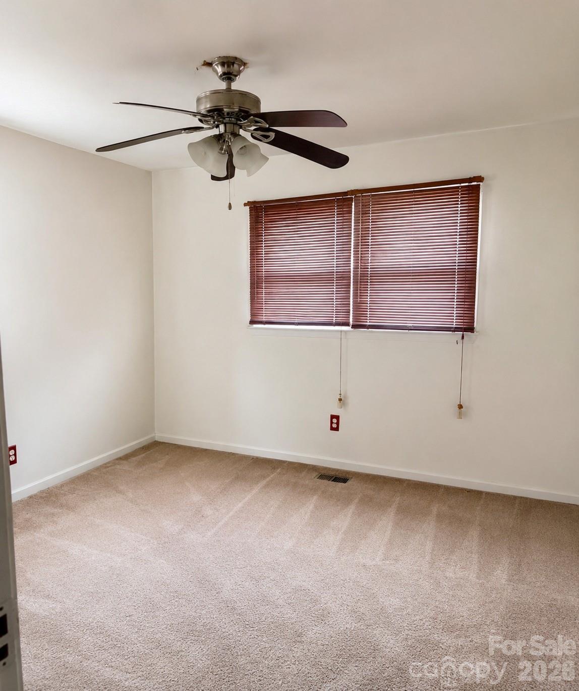 405 Isom Street Property Photo 6