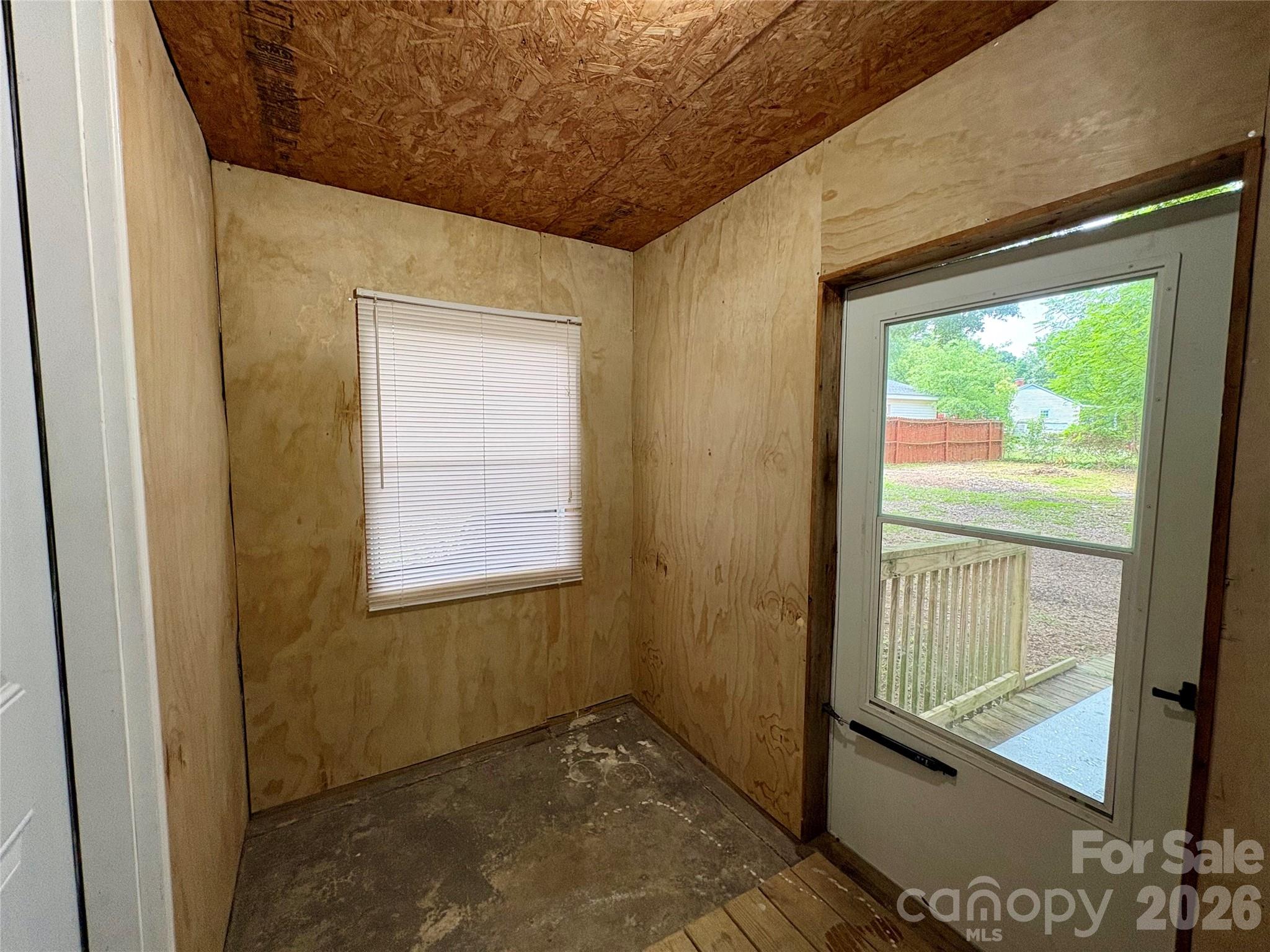 435 E Club Drive Property Photo 22