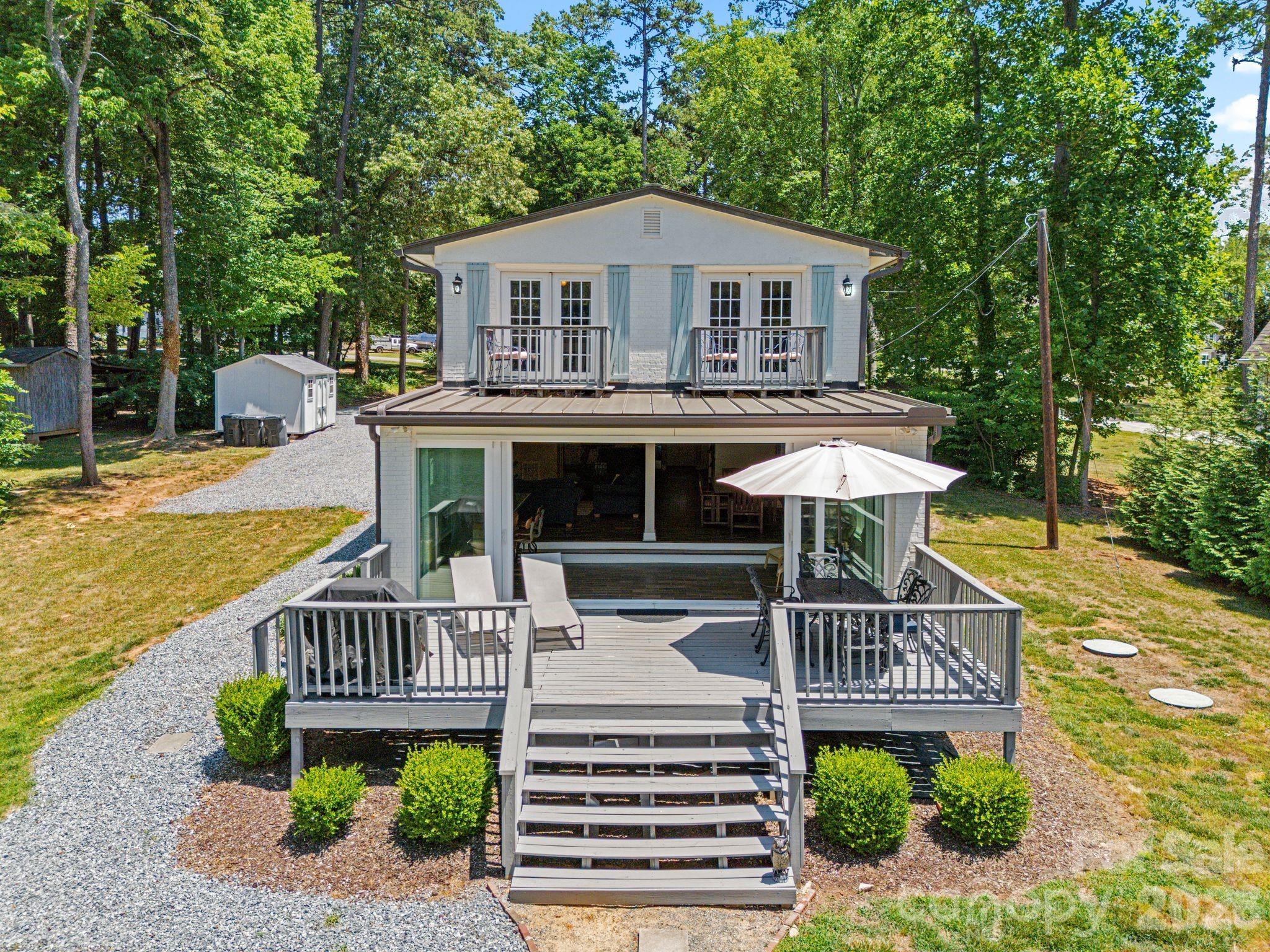 383 Sundown Road Property Photo 3