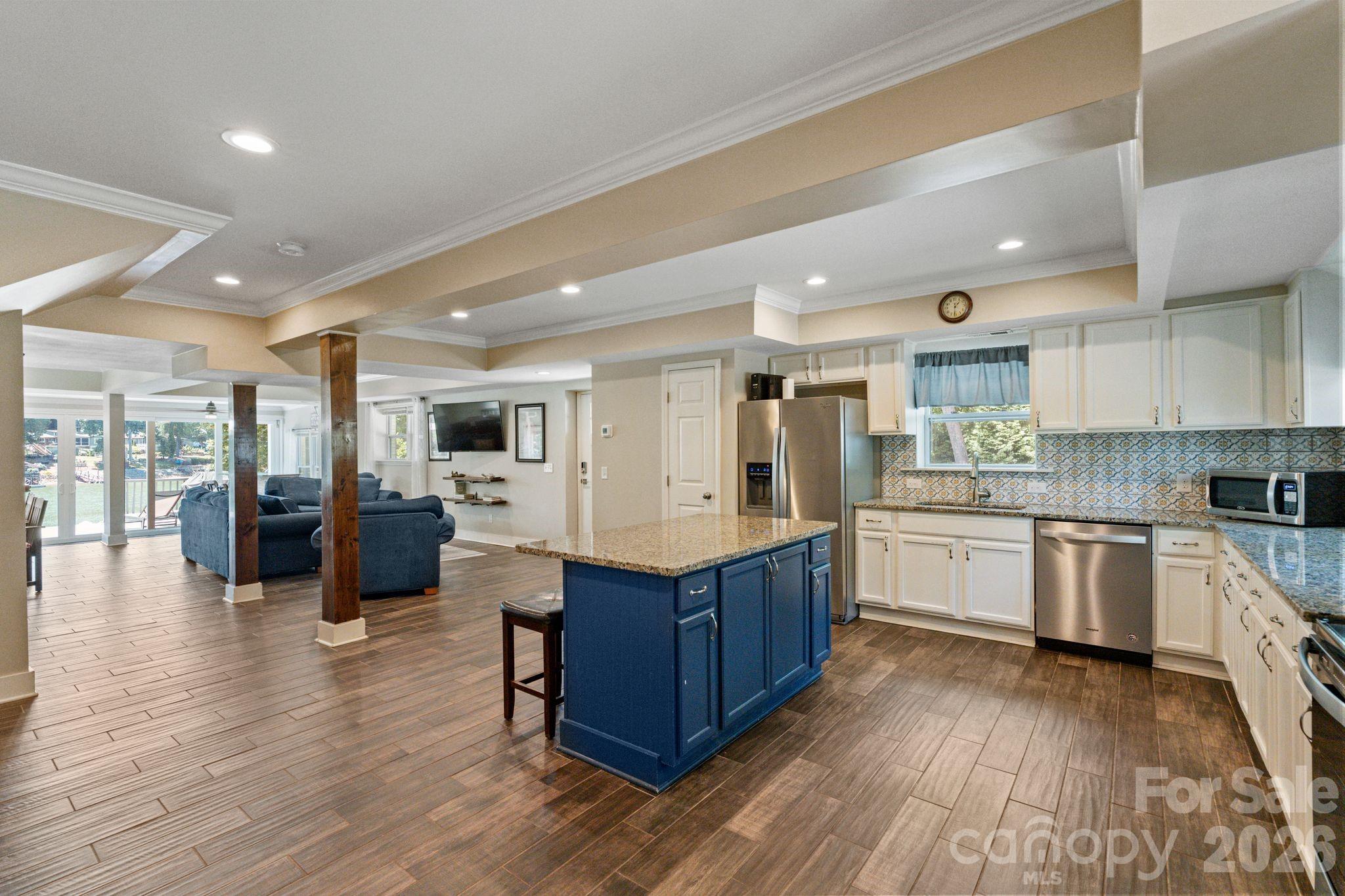 383 Sundown Road Property Photo 4