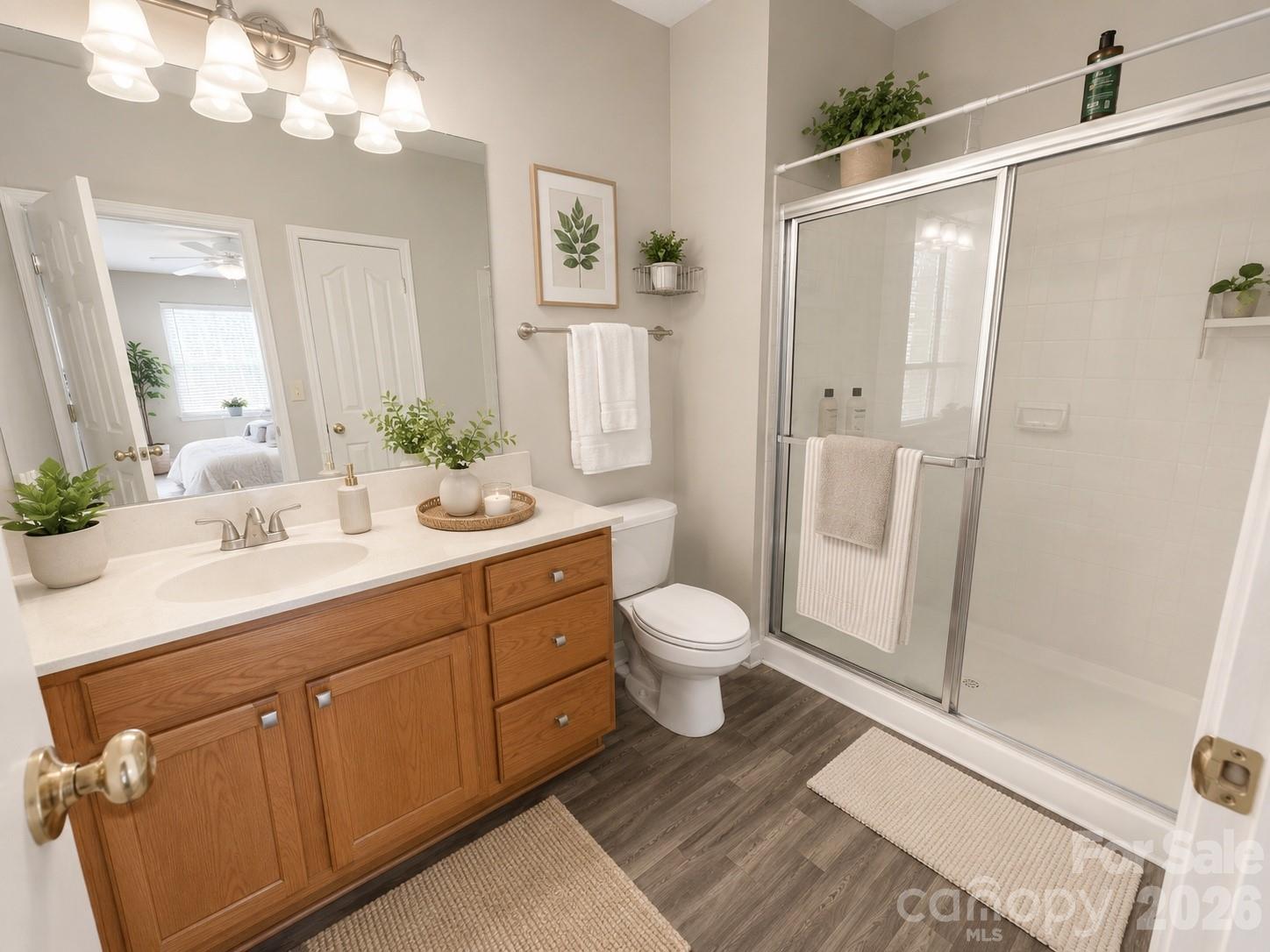 9813 Hyde Glen Court Property Photo 8