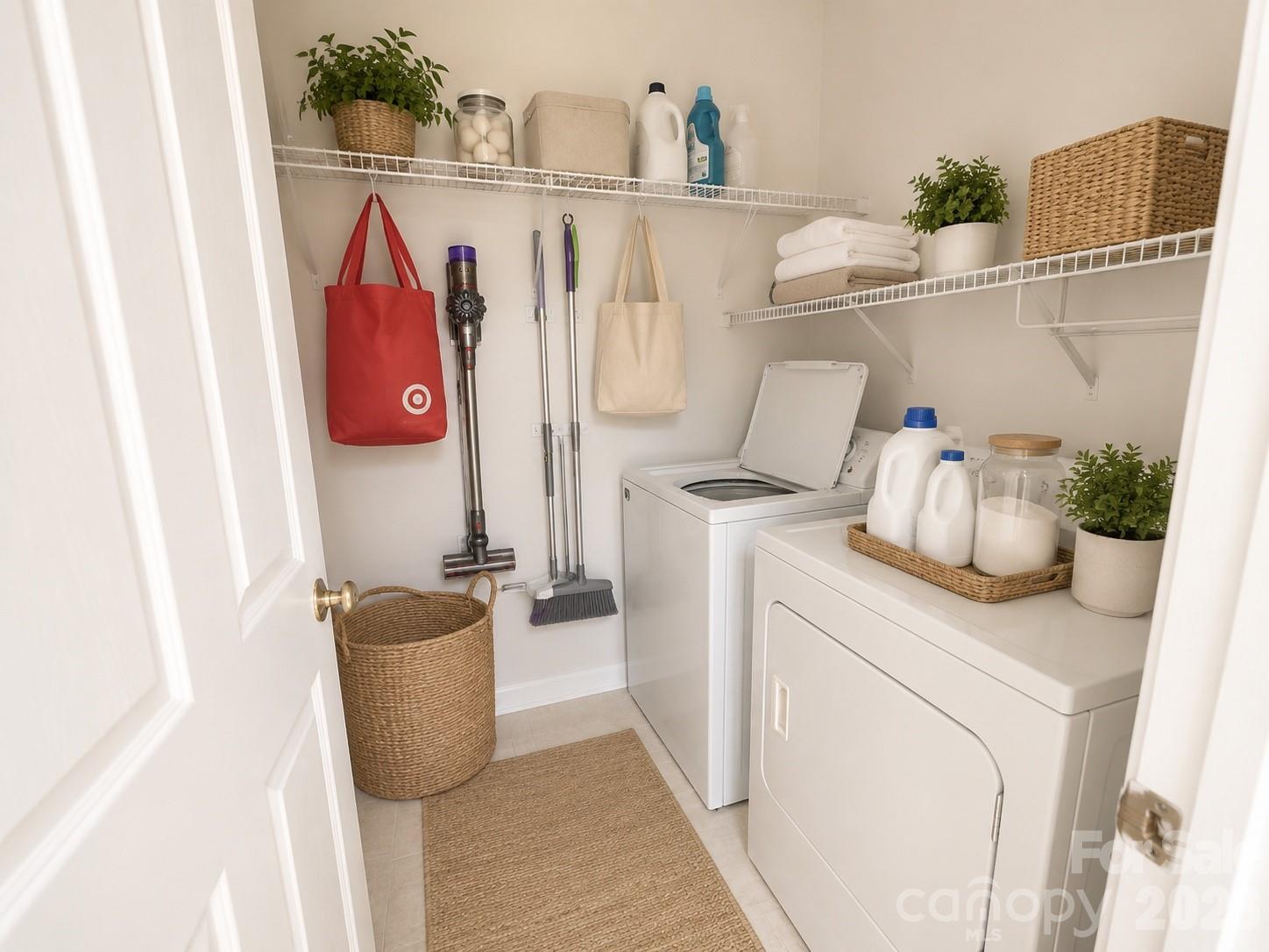 9813 Hyde Glen Court Property Photo 10