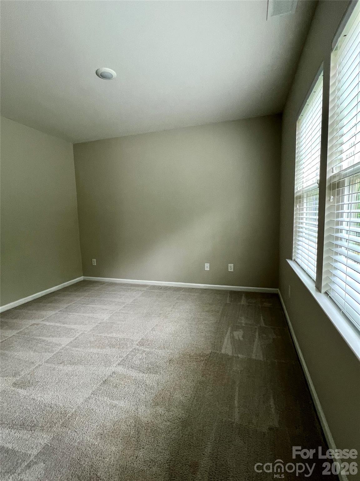 601 Deep River Way Property Photo 6