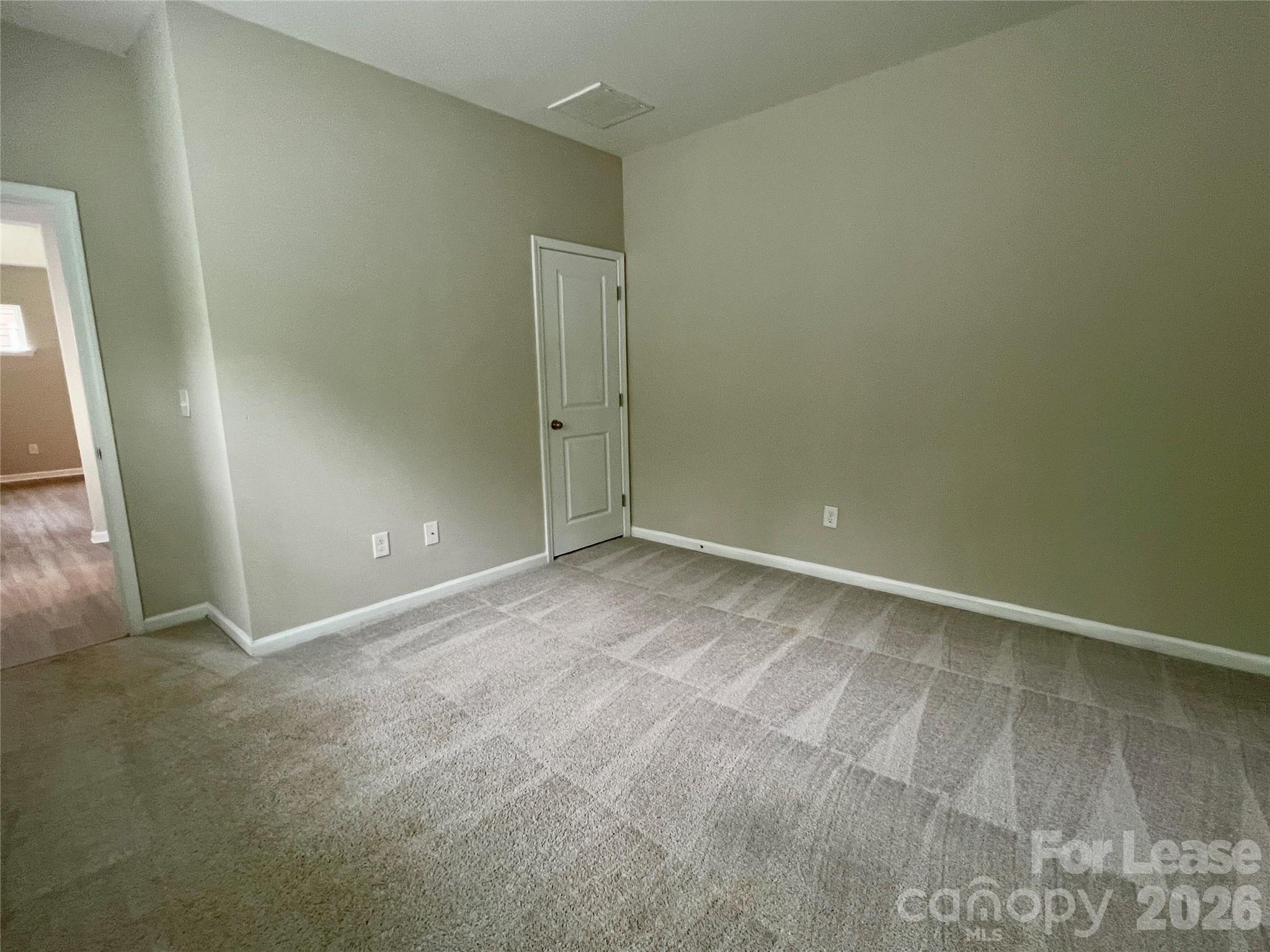 601 Deep River Way Property Photo 7