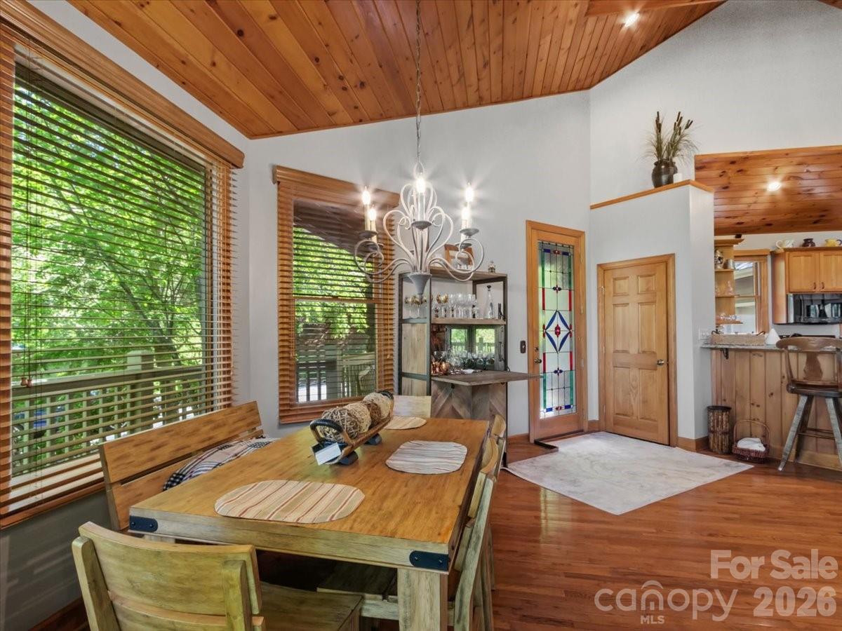 15 Ivy Point Lane Property Photo 7