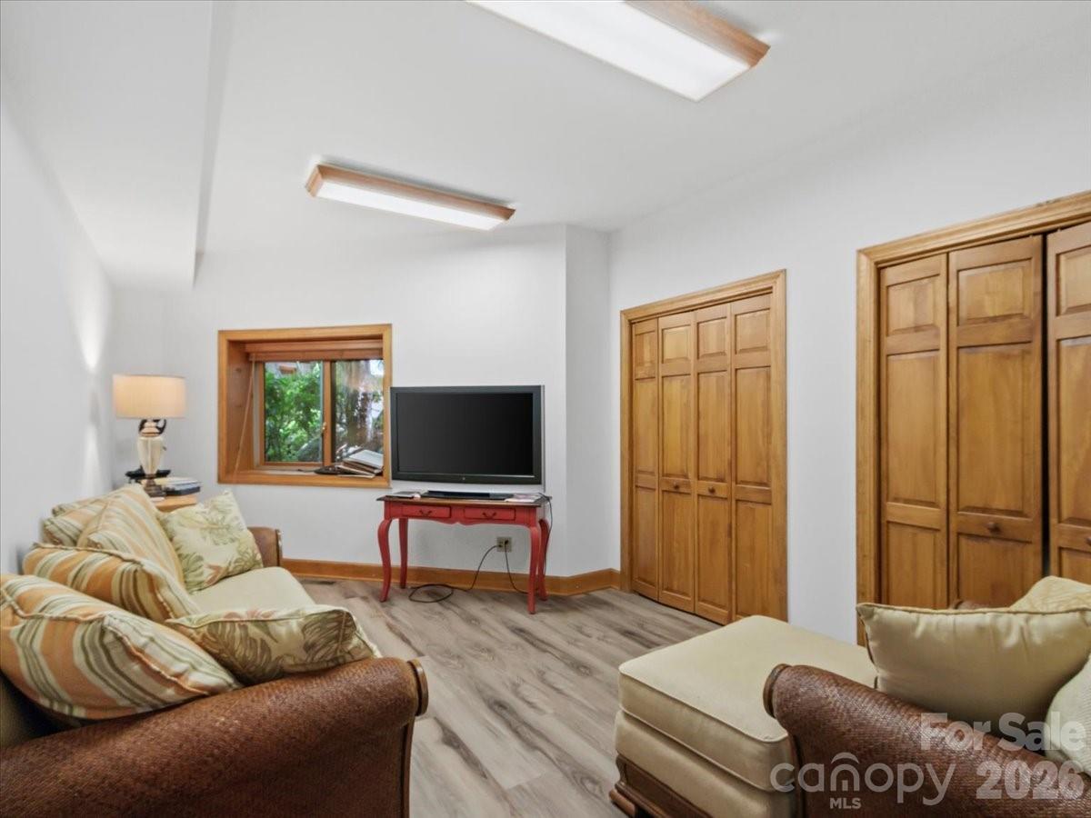 15 Ivy Point Lane Property Photo 37