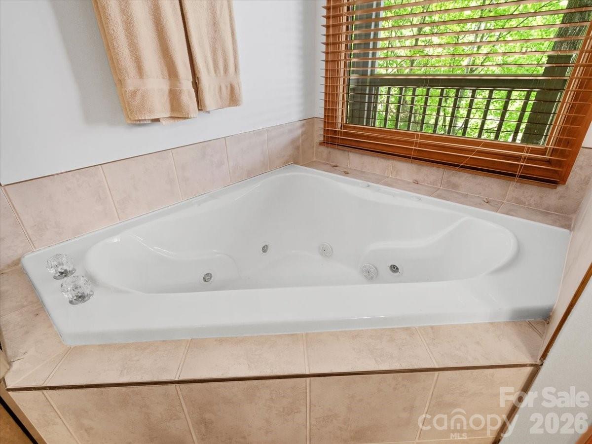 15 Ivy Point Lane Property Photo 47