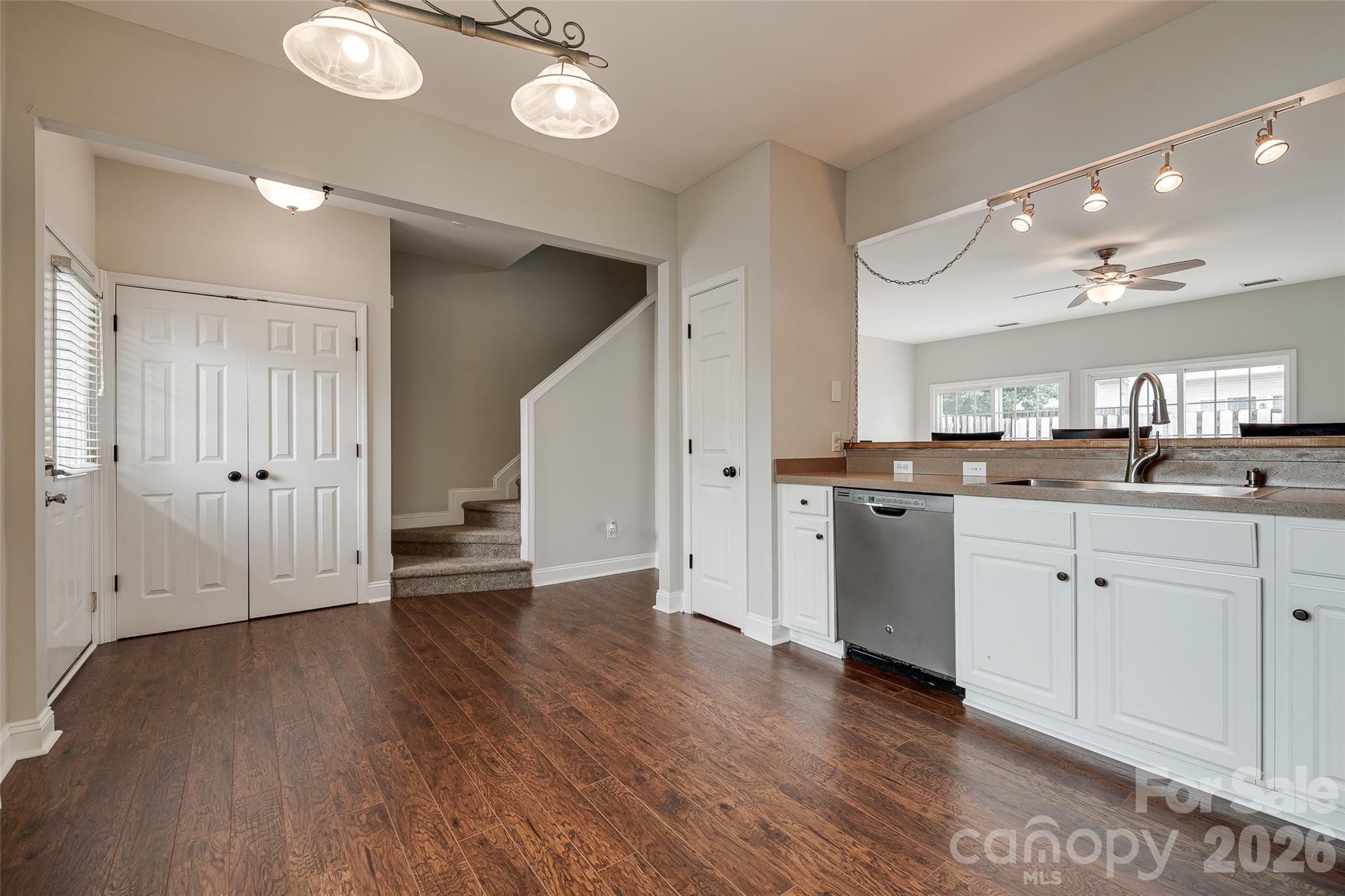 3186 Mannington Drive Property Photo 6
