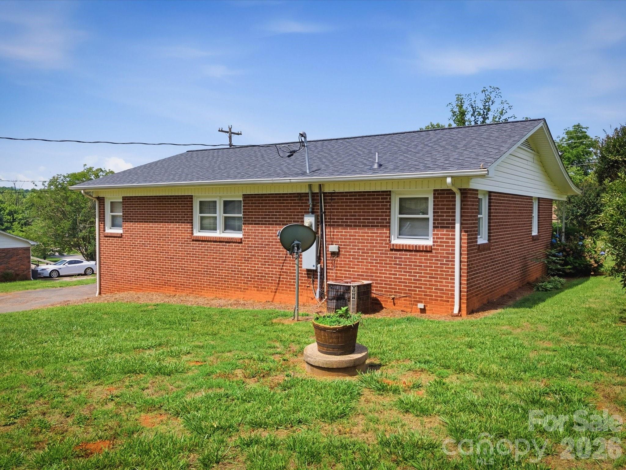 132 Starmount Circle 85-88 Property Photo 5