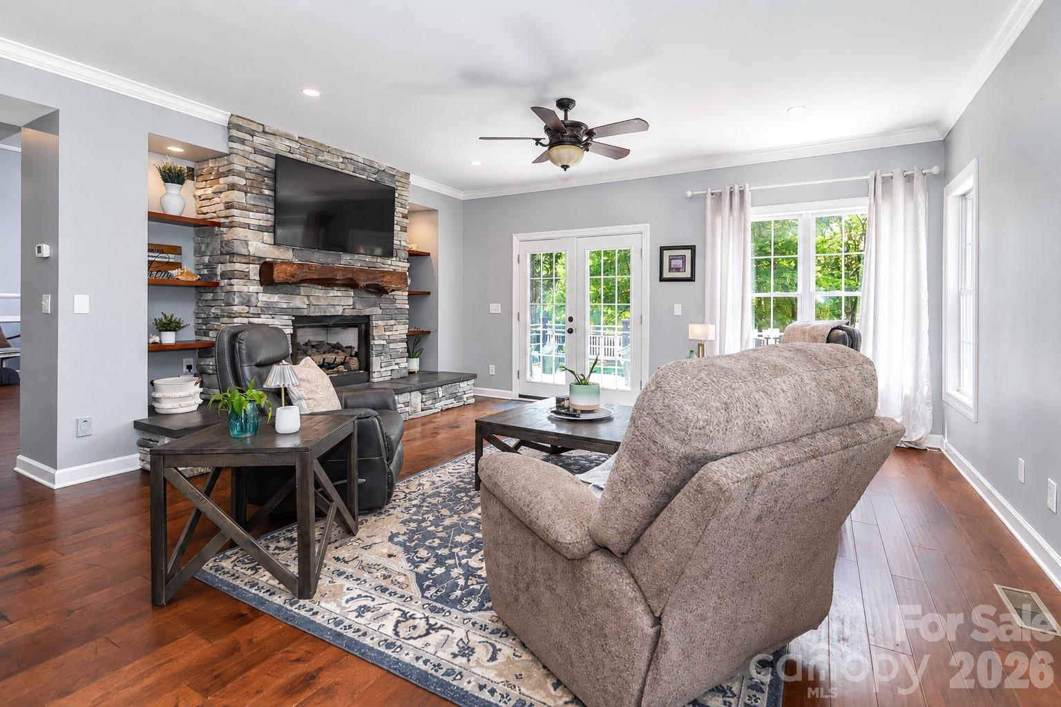 109 Longboat Road Property Photo 12