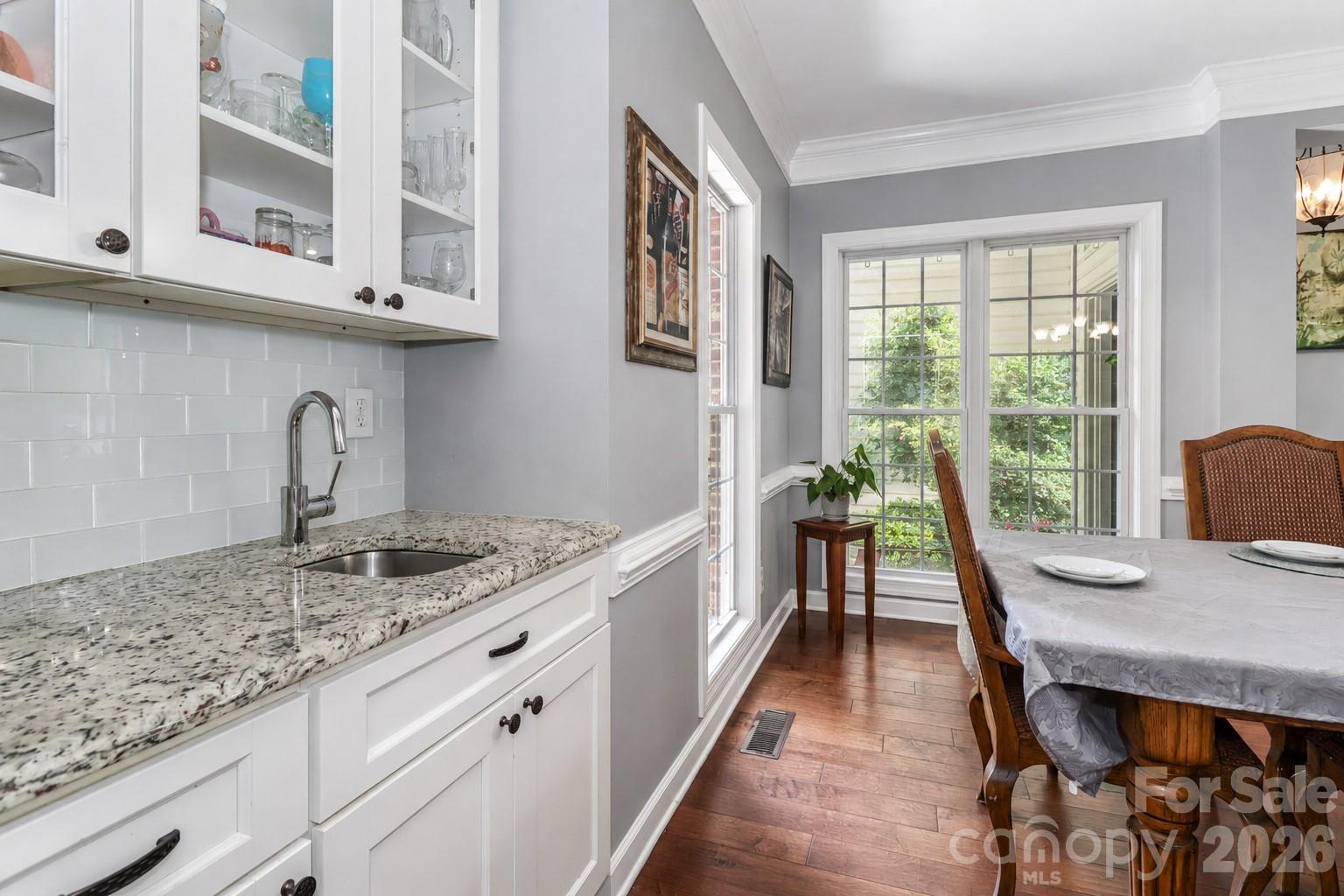 109 Longboat Road Property Photo 21