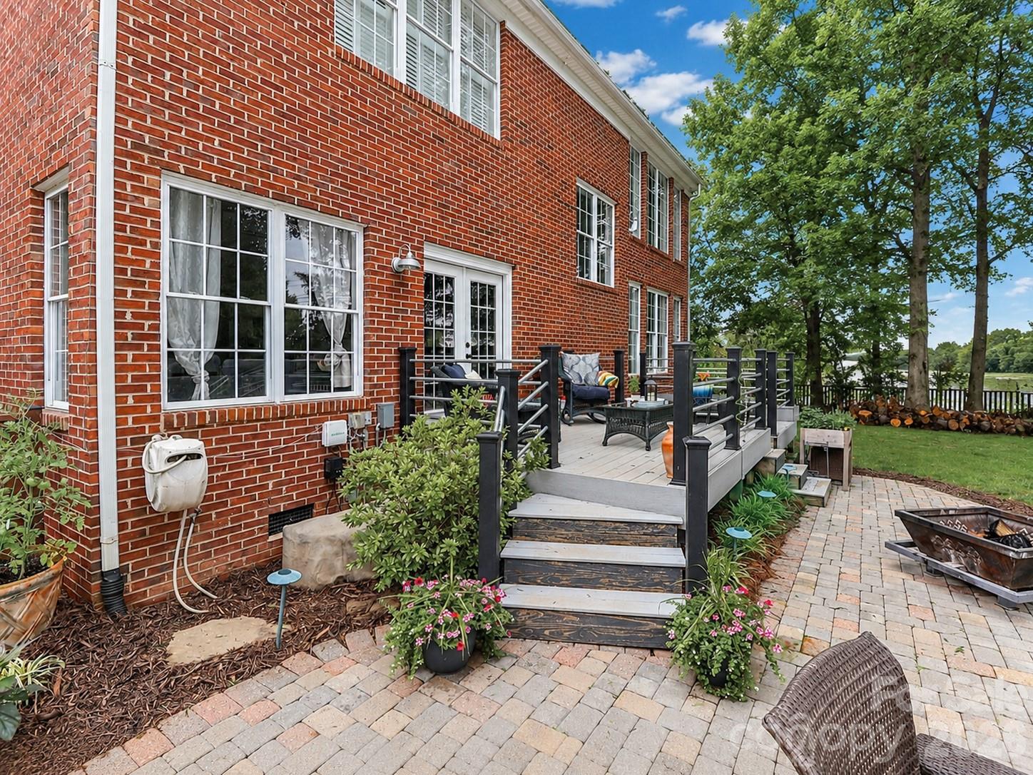 109 Longboat Road Property Photo 40