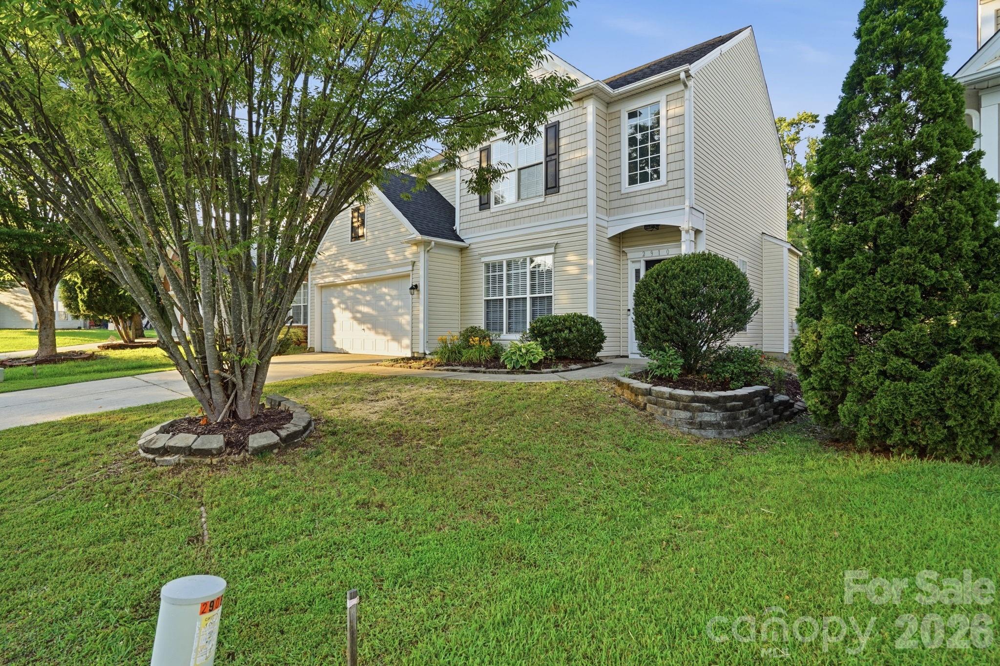 2910 Azalea Hills Drive Property Photo 3