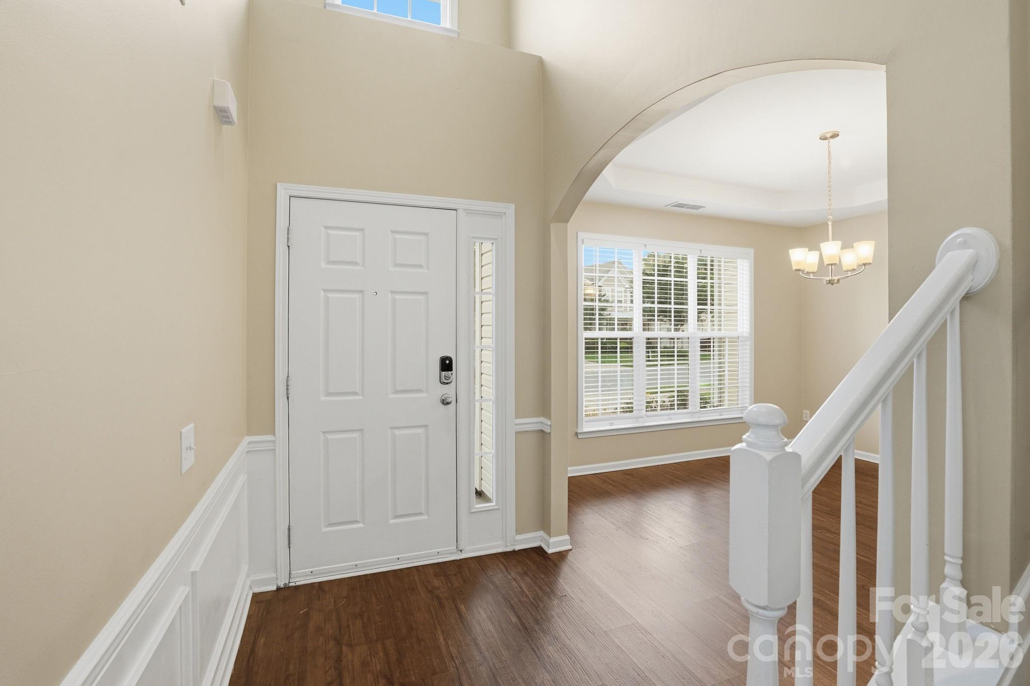 2910 Azalea Hills Drive Property Photo 4