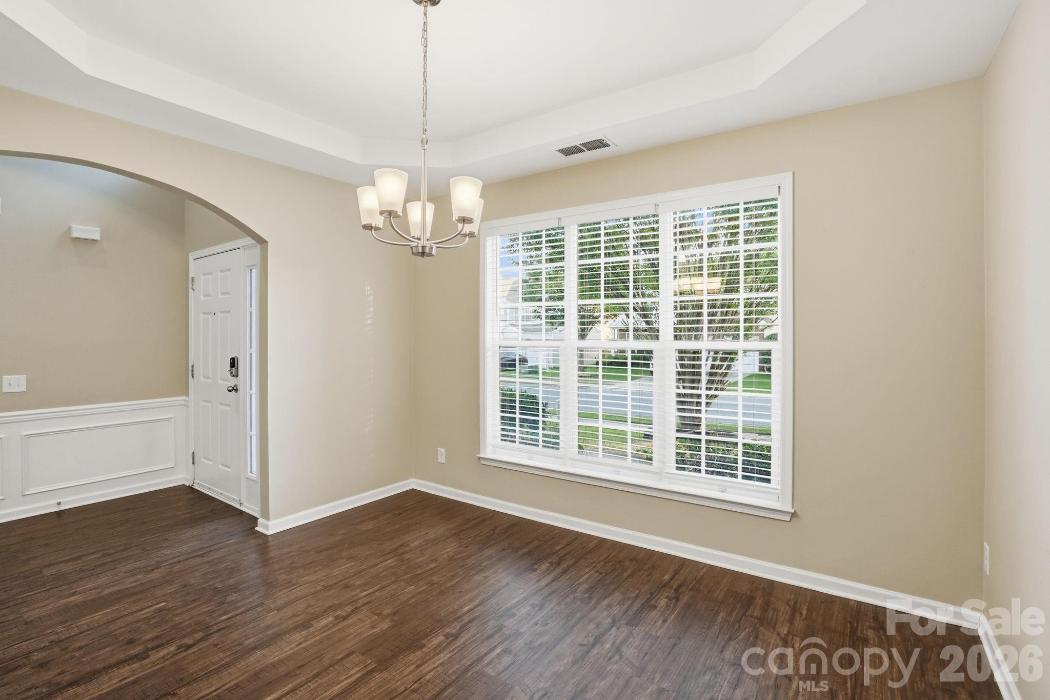 2910 Azalea Hills Drive Property Photo 5