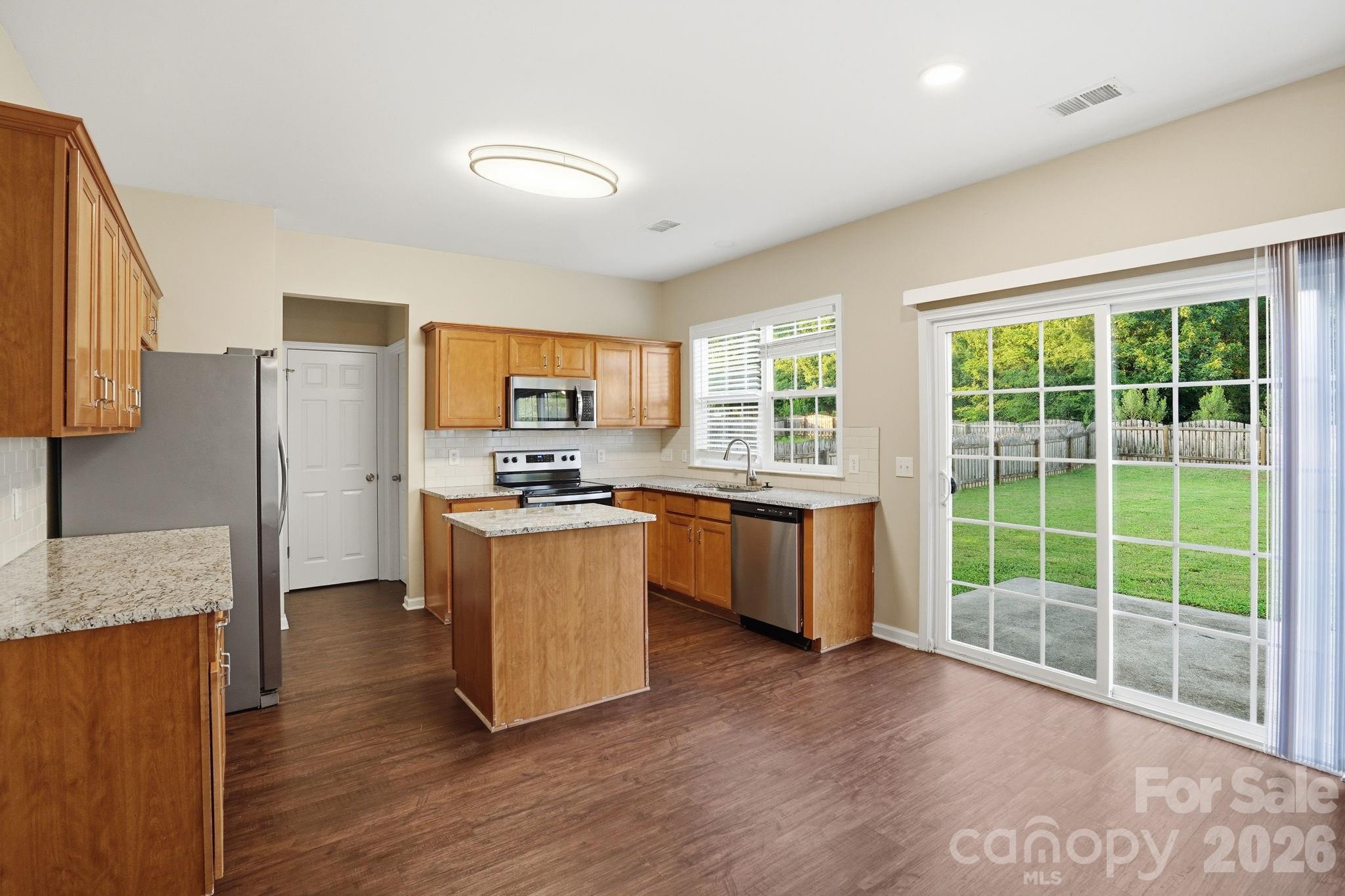2910 Azalea Hills Drive Property Photo 9
