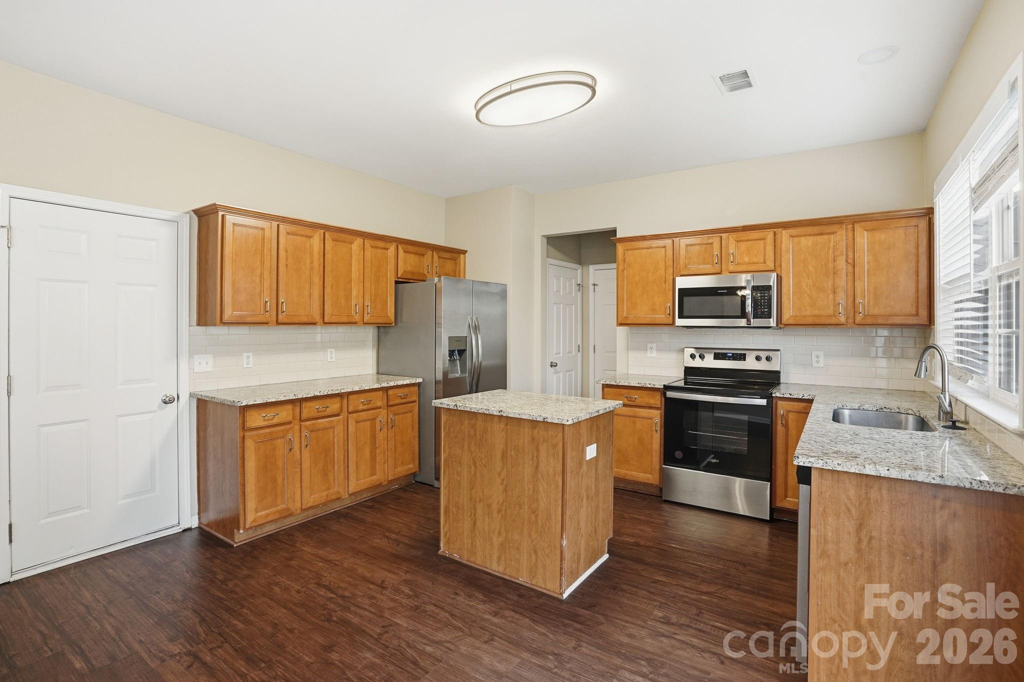 2910 Azalea Hills Drive Property Photo 10