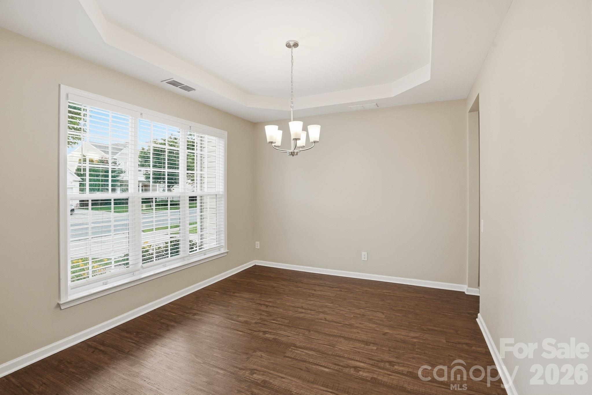 2910 Azalea Hills Drive Property Photo 12