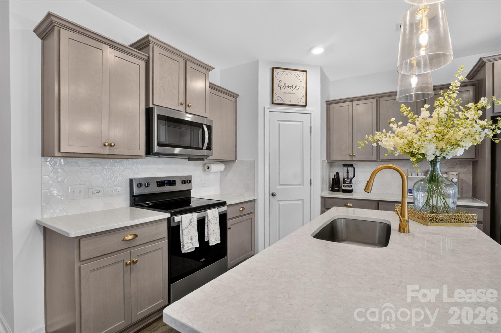 4385951 Property Photo 4