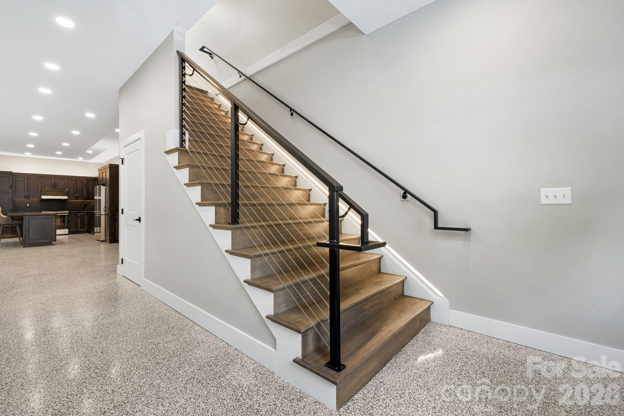 130 Speed Way B Property Photo 4