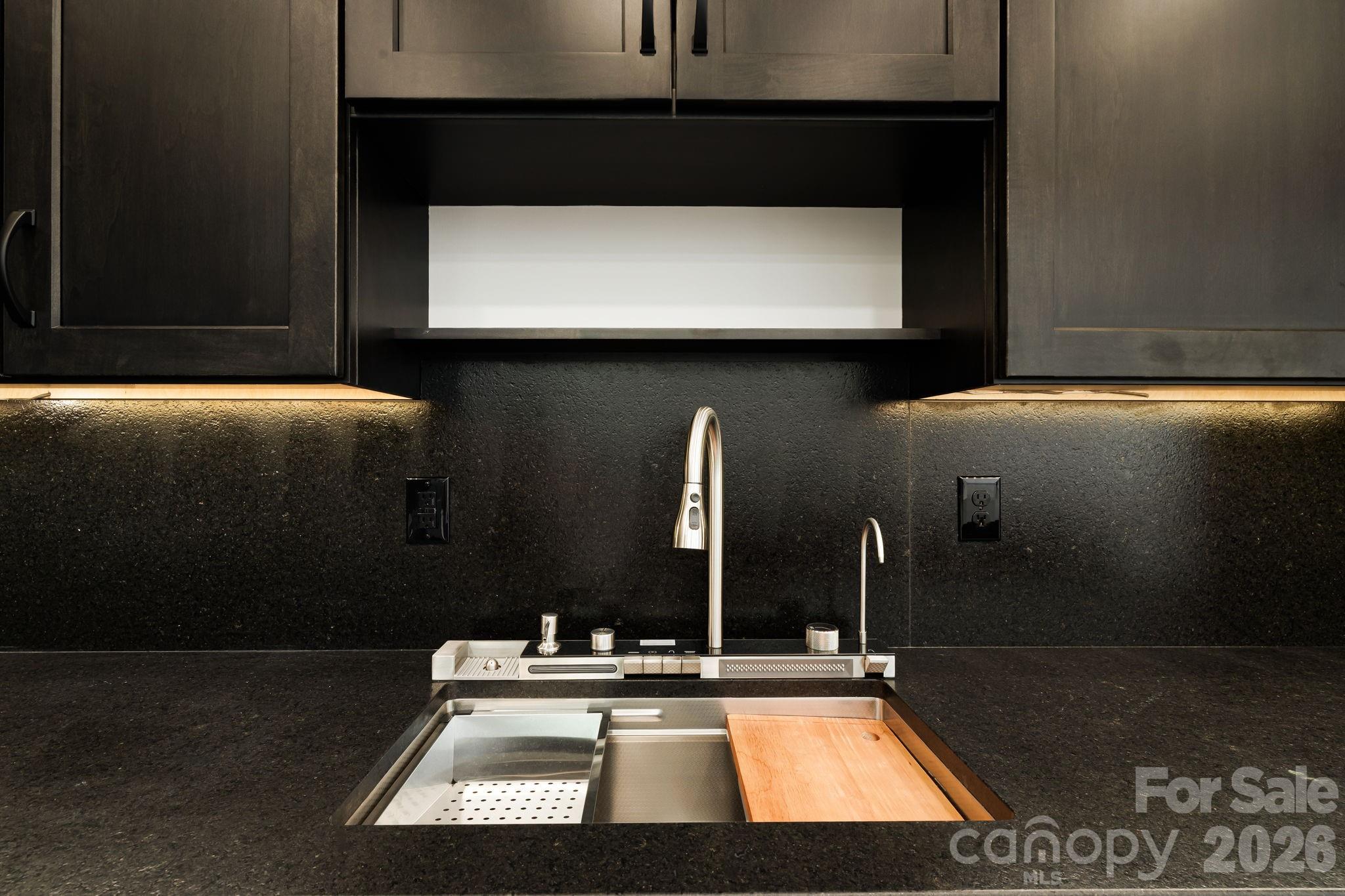 130 Speed Way B Property Photo 15