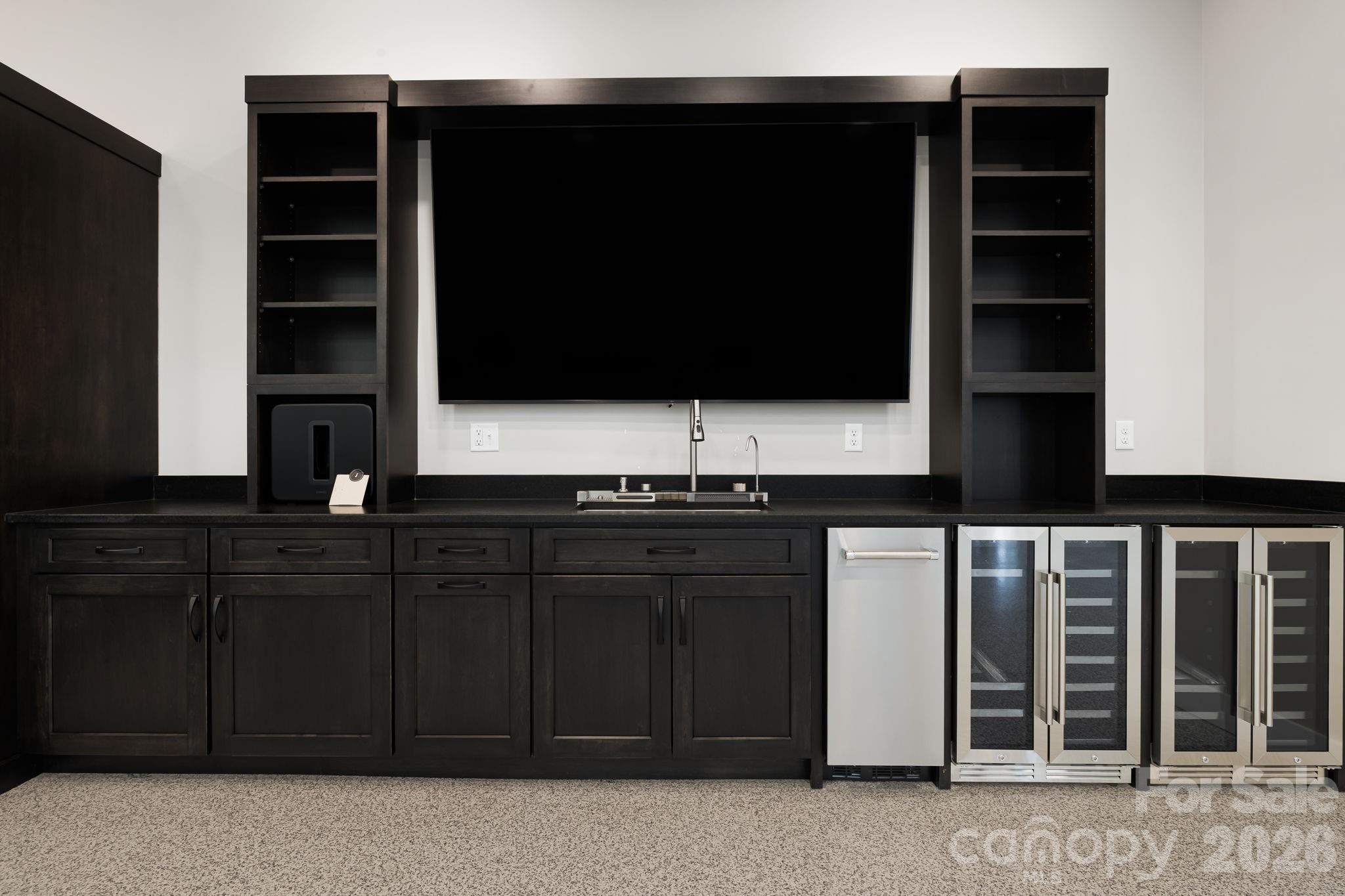 130 Speed Way B Property Photo 18