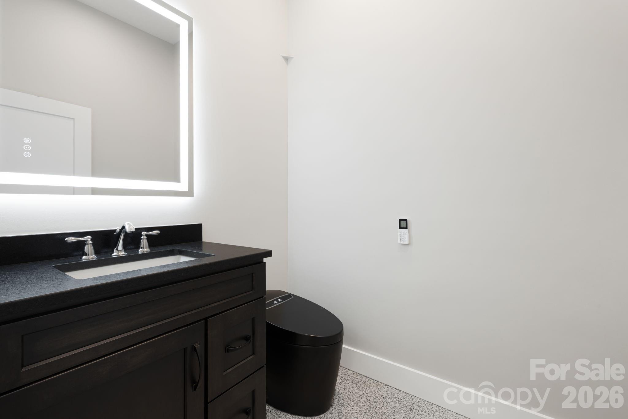 130 Speed Way B Property Photo 20