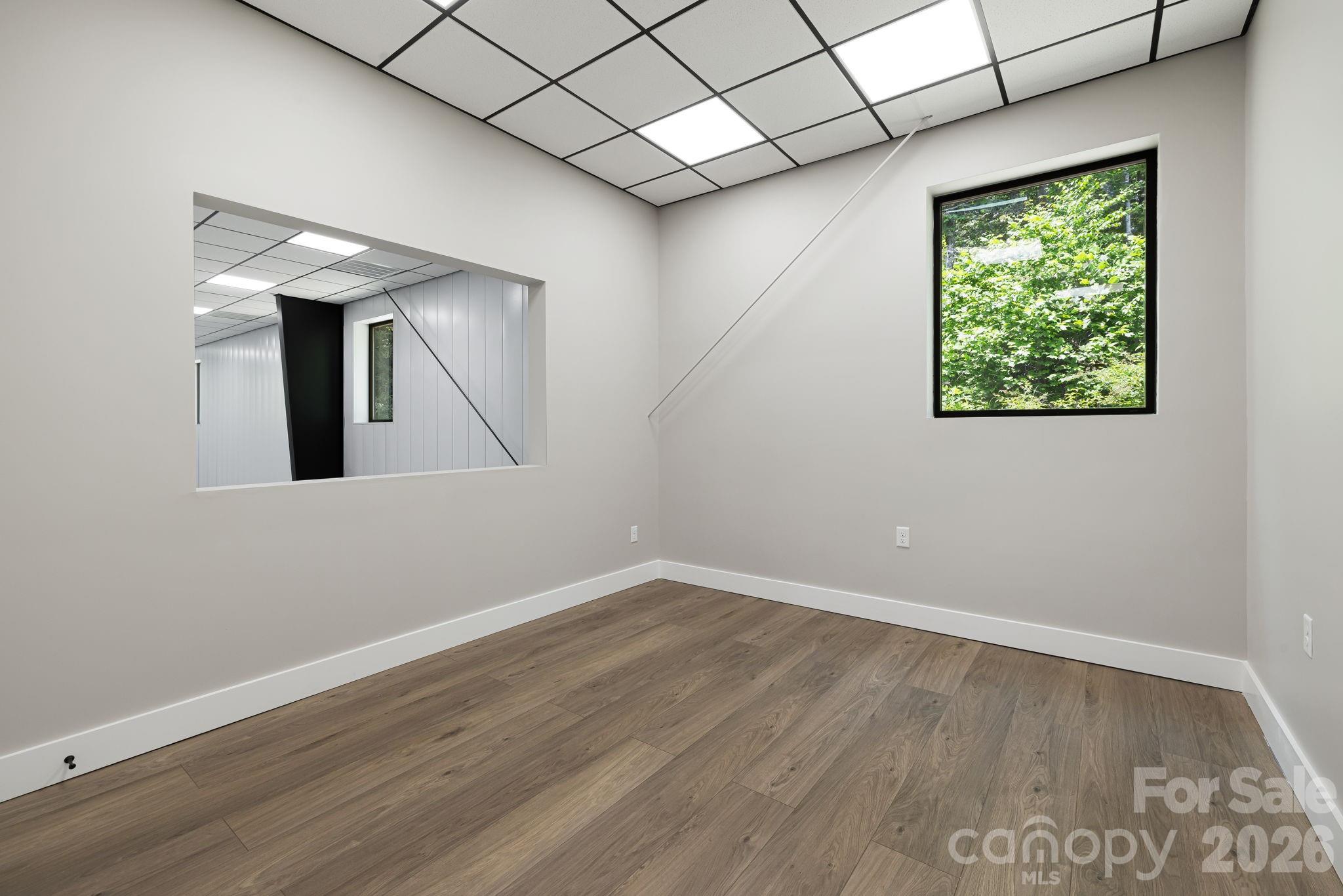 130 Speed Way B Property Photo 27