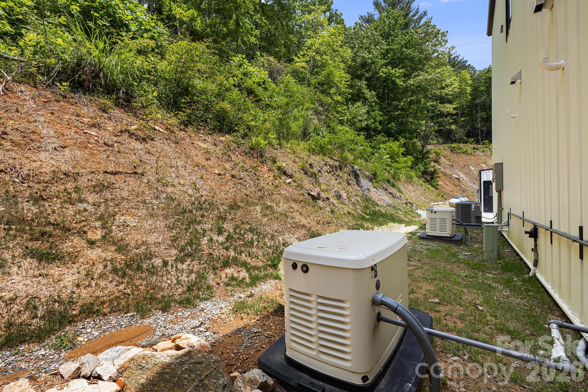 130 Speed Way B Property Photo 34