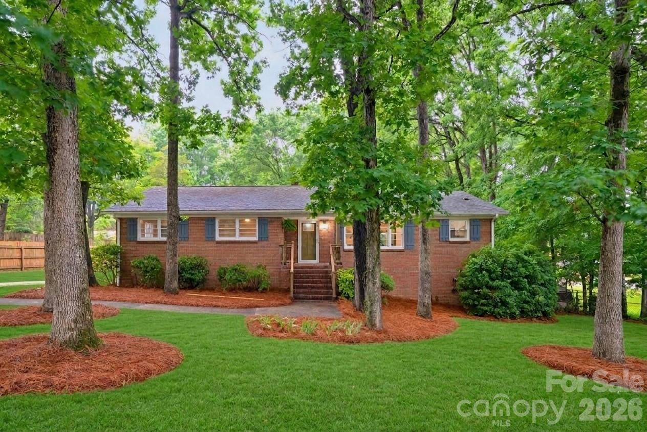 1623 Lumarka Drive Property Photo 1