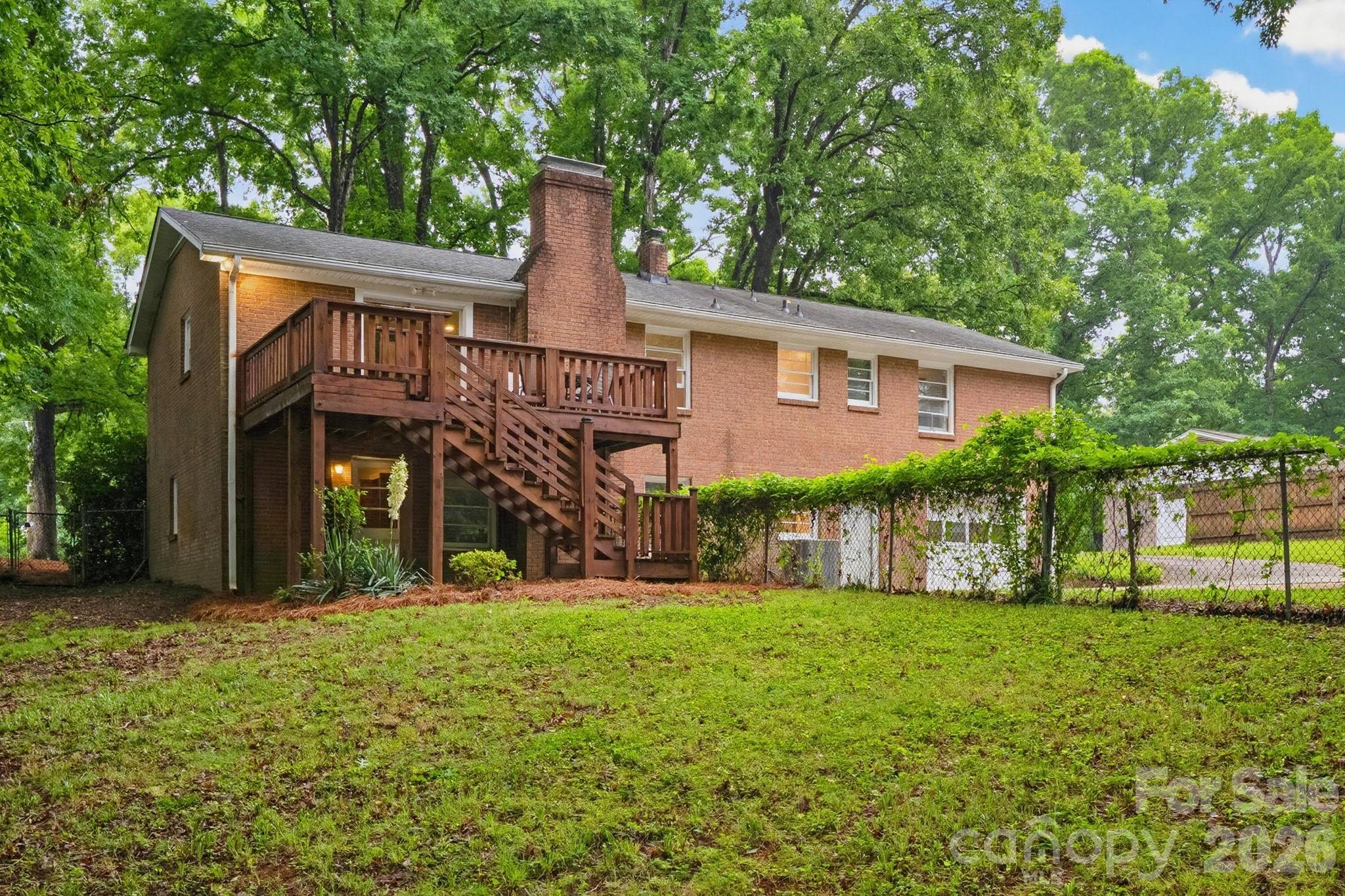 1623 Lumarka Drive Property Photo 23