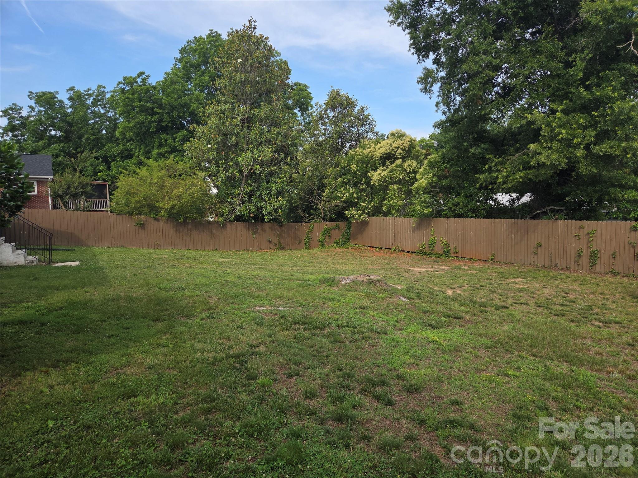 707 E 1st Street Property Photo 16