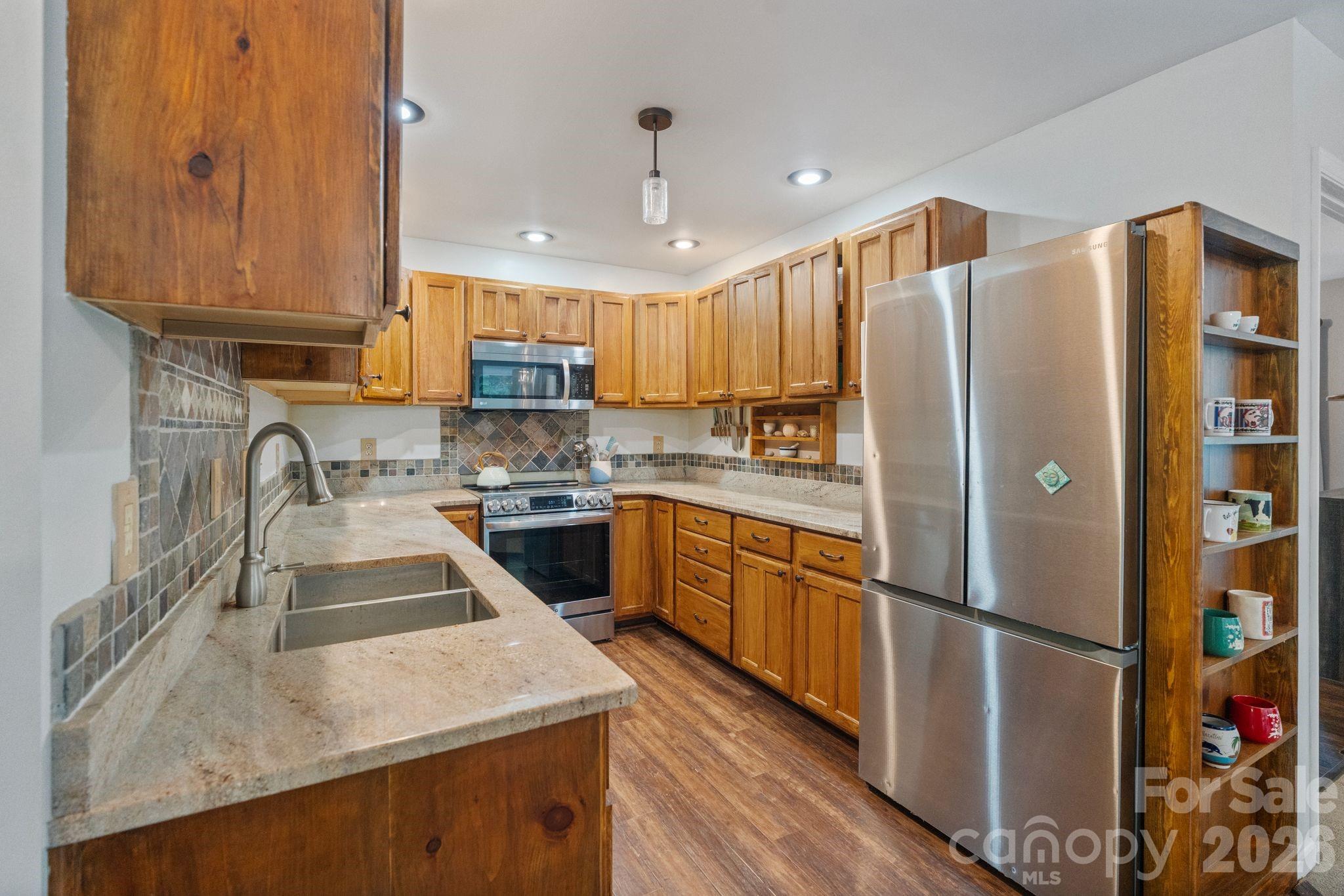 9870 Harvest Lane Property Photo 32