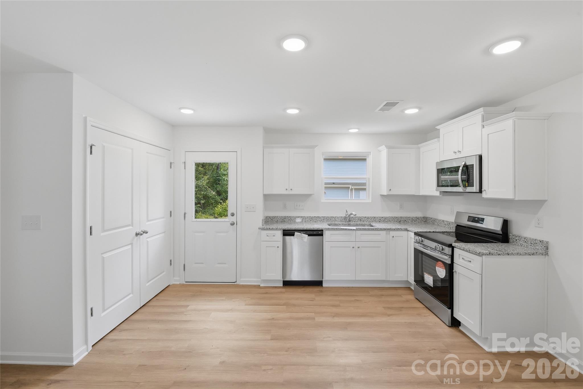 422 Kershaw Street Property Photo 3