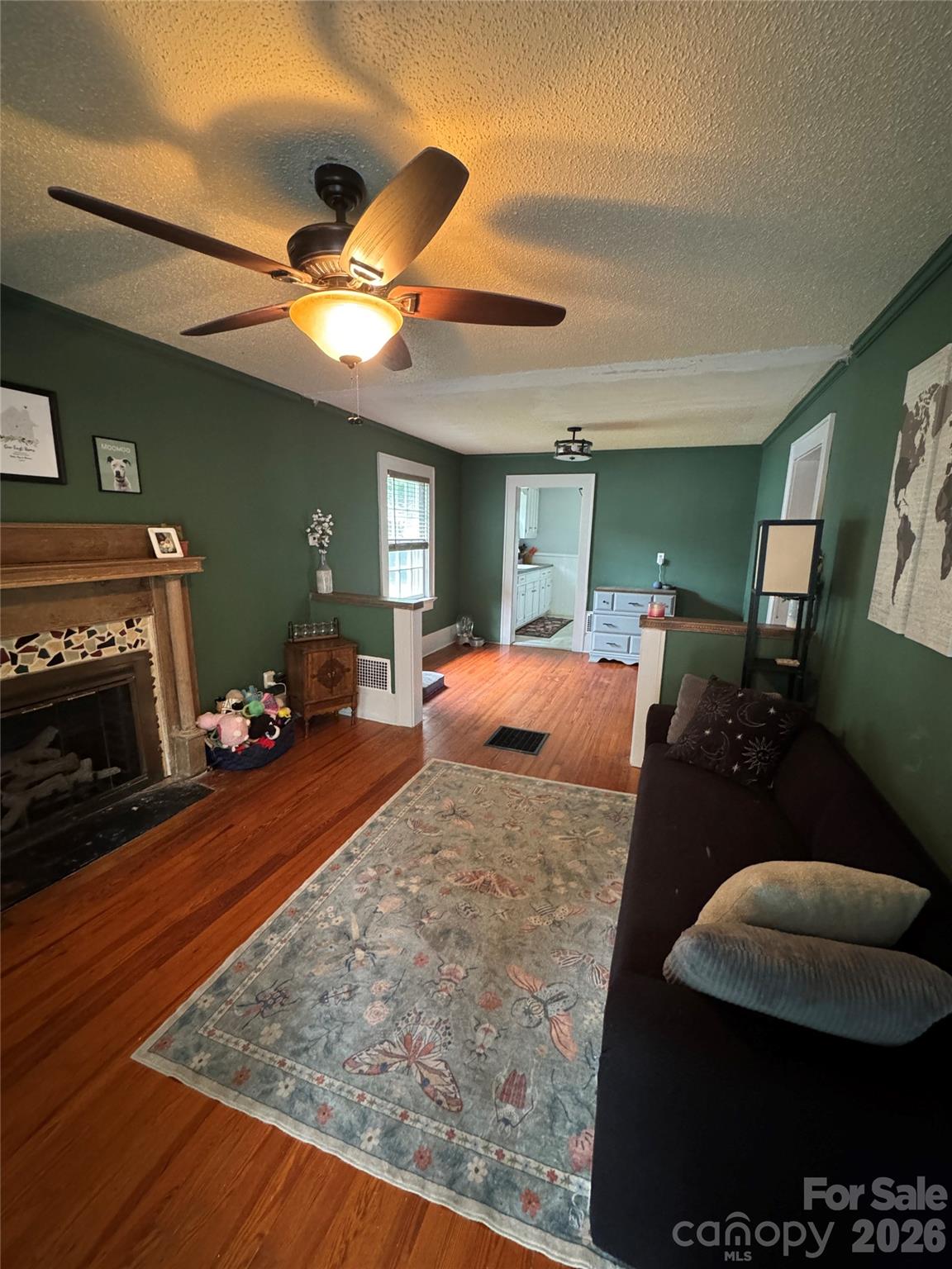 204 E Hargrave Street Property Photo 3