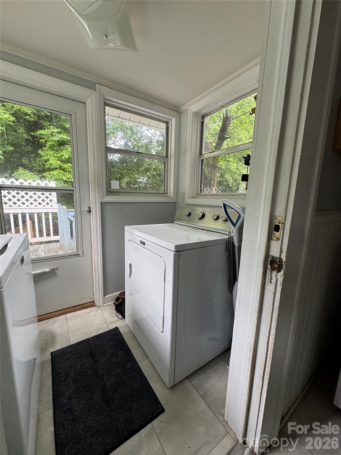 204 E Hargrave Street Property Photo 9